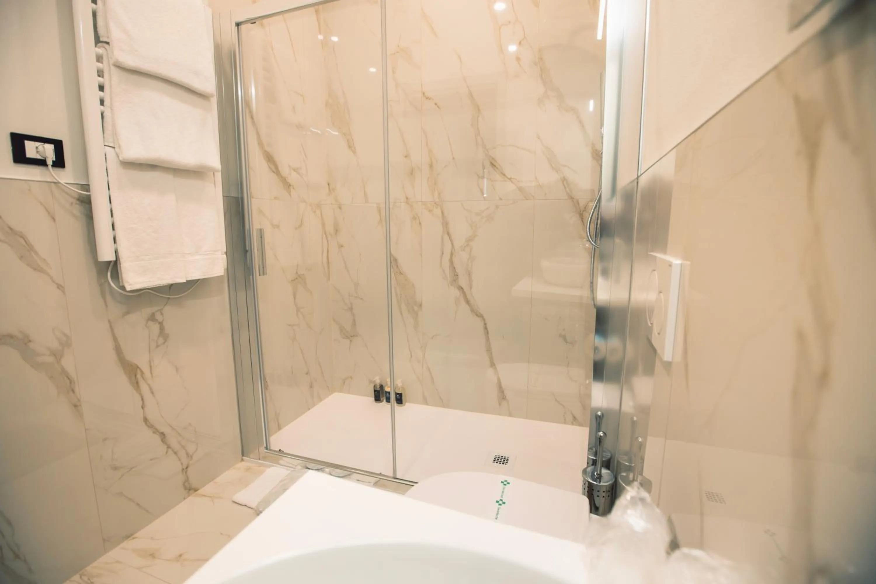 Bathroom in Villa Mimosa au Lac - Estella Hotels Italia