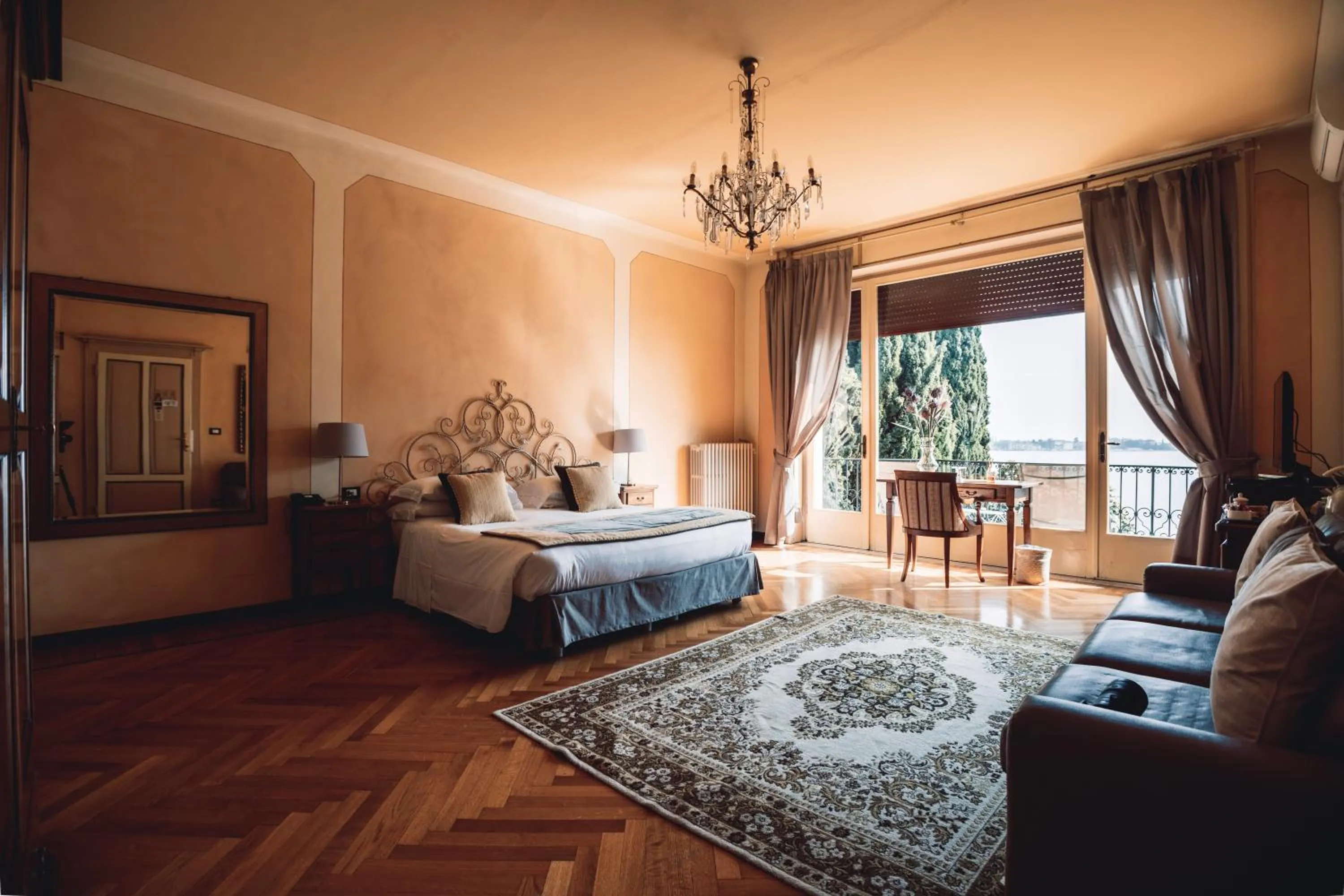 Bedroom, Bed in Villa Mimosa au Lac - Estella Hotels Italia