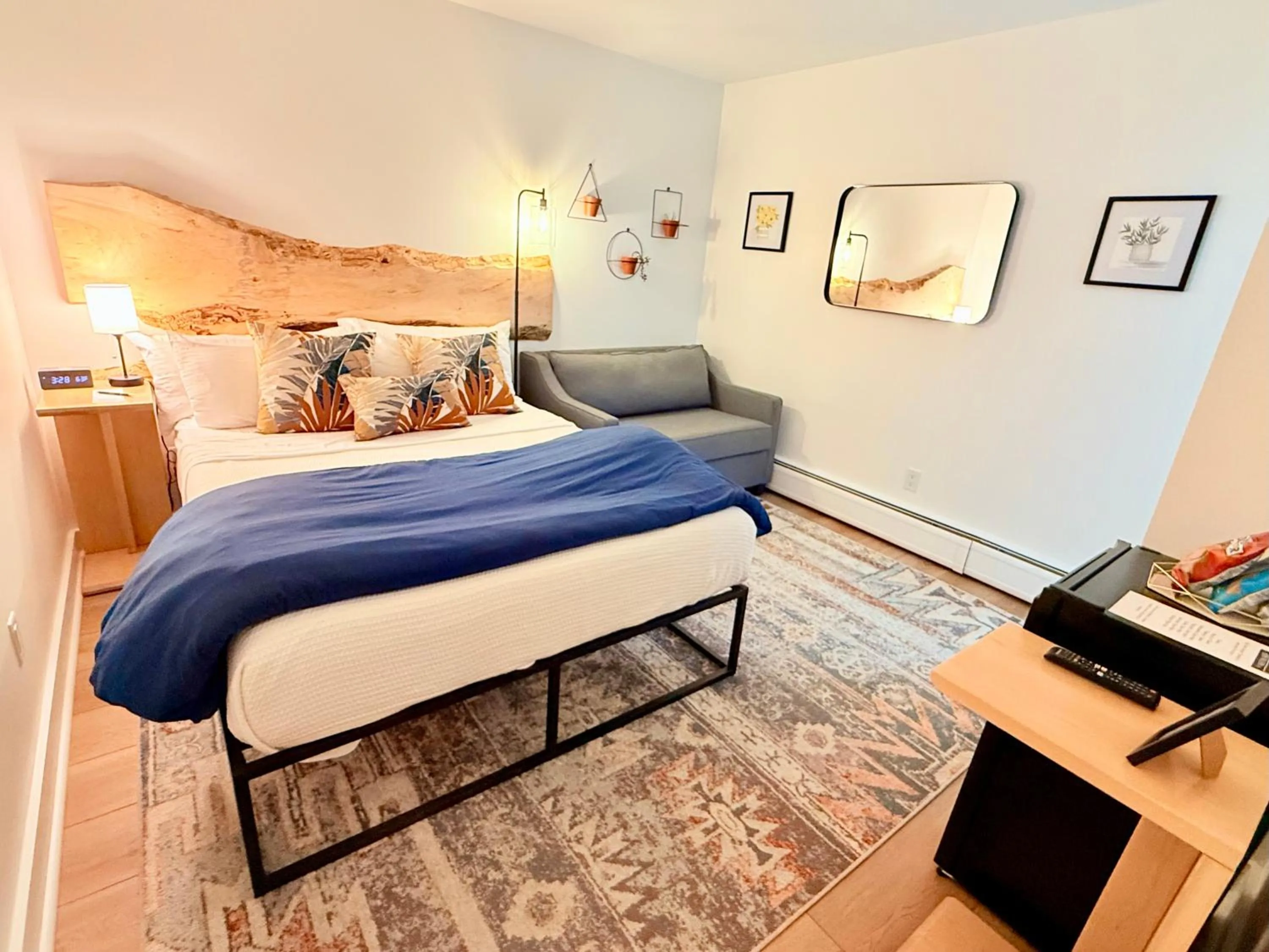 Bed in Farm Road Estate