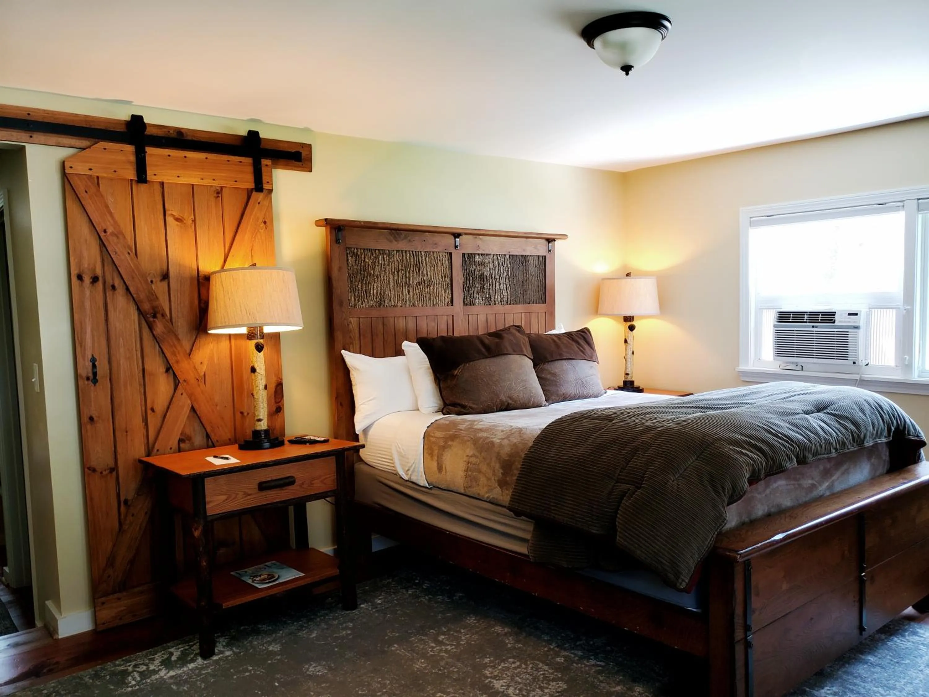 Bed in Farm Road Estate