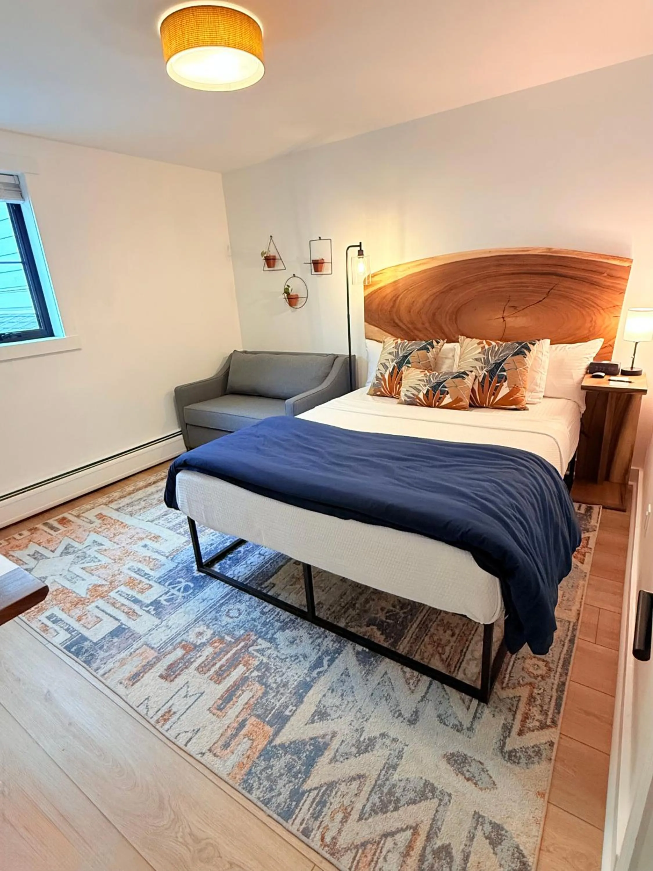 Bed in Farm Road Estate