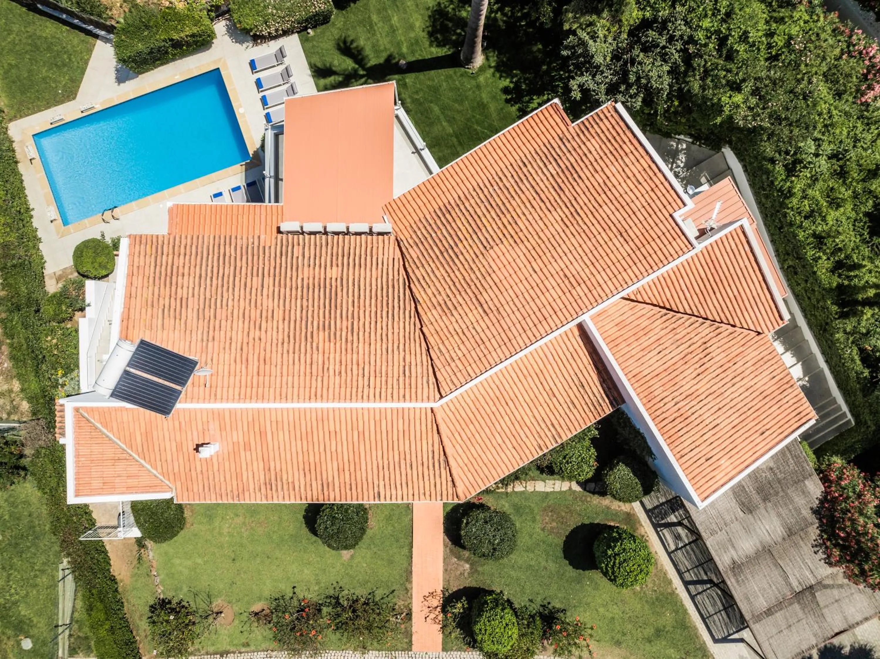 Property building in Vila Hibisco by Garvetur