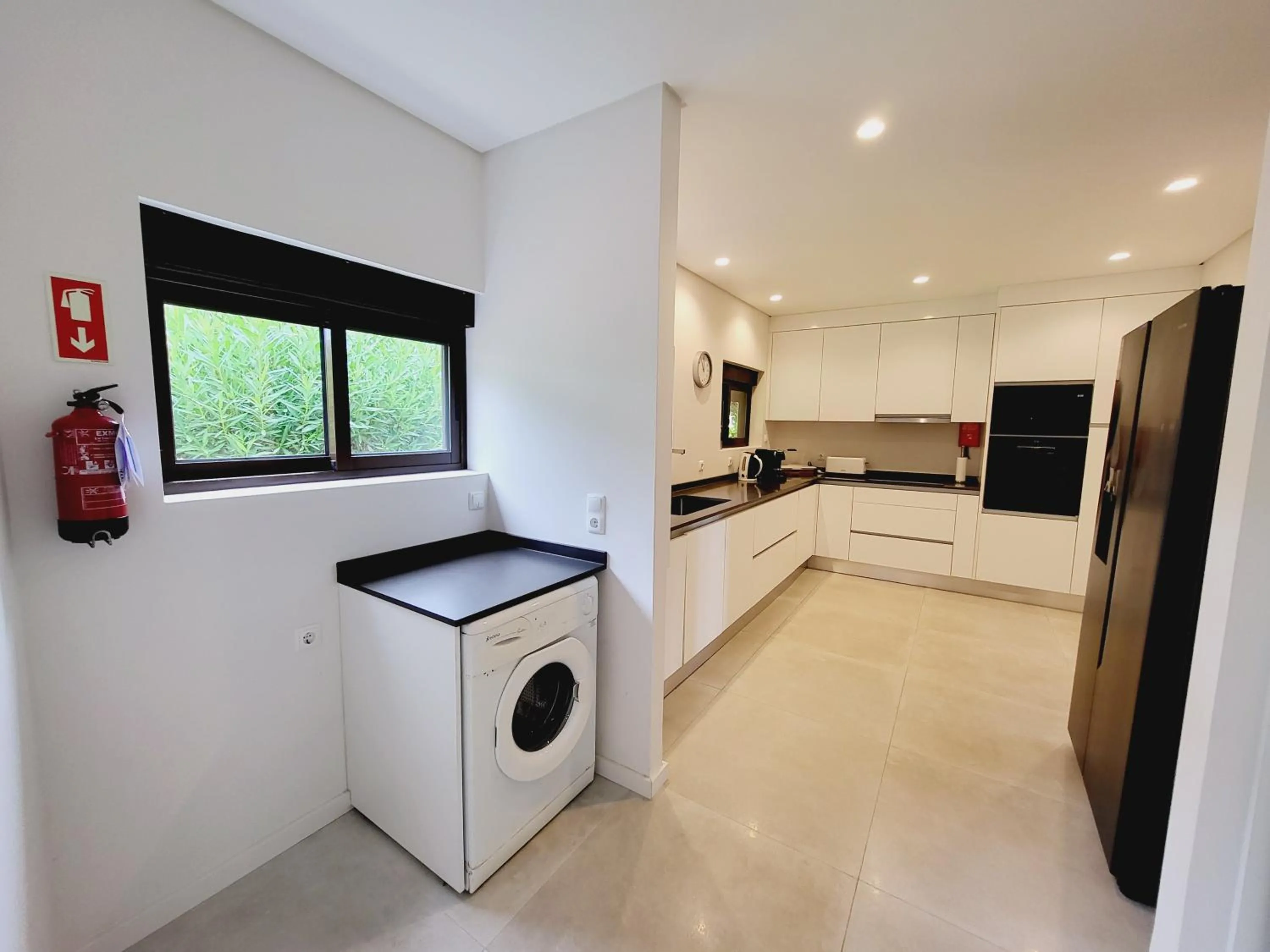Kitchen or kitchenette in Vila Hibisco by Garvetur