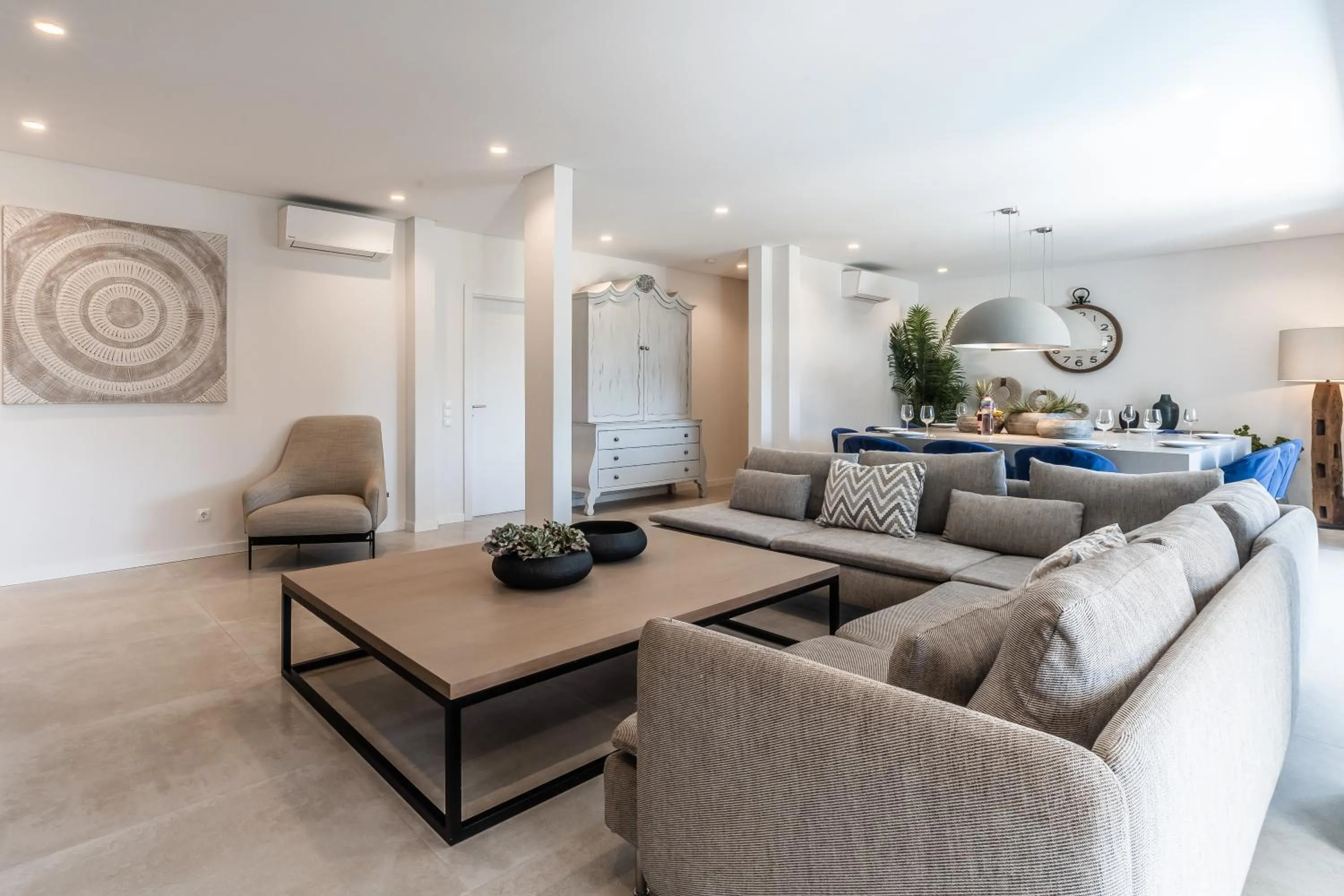 Living room in Vila Hibisco by Garvetur