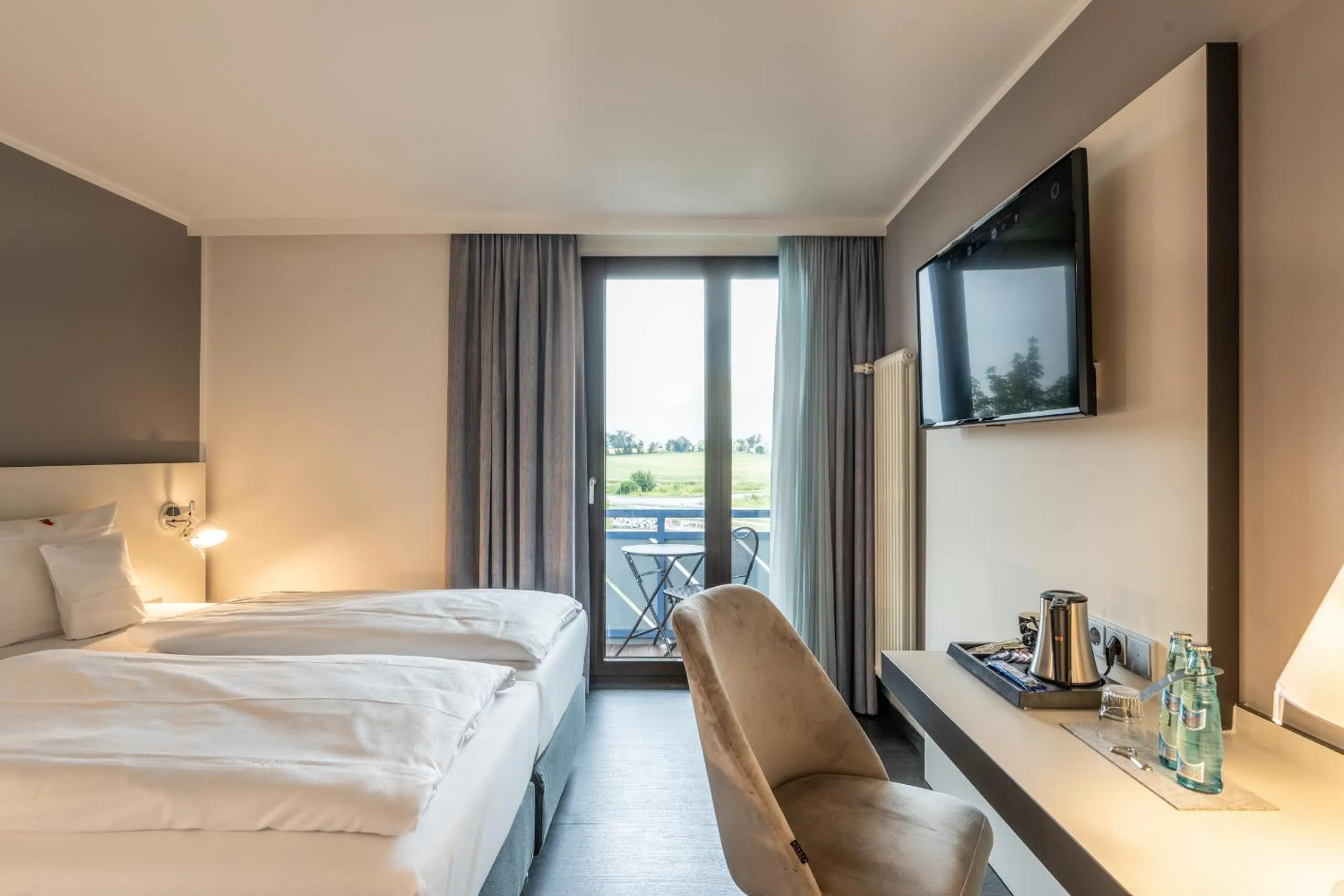 Photo of the whole room, Bed in Kassel Ost