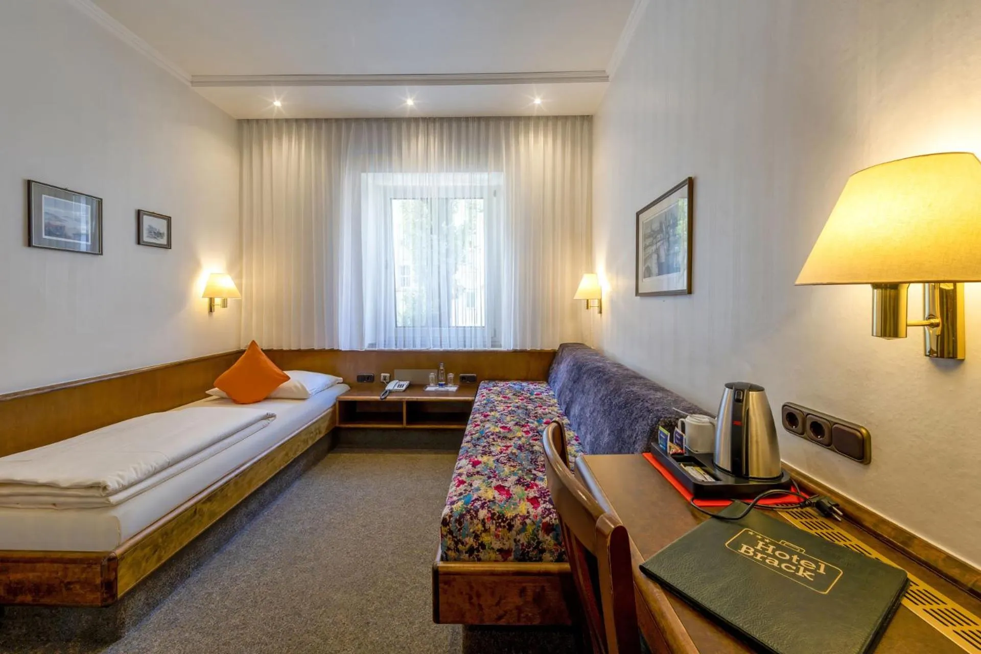 Photo of the whole room, Bed in Hotel Brack