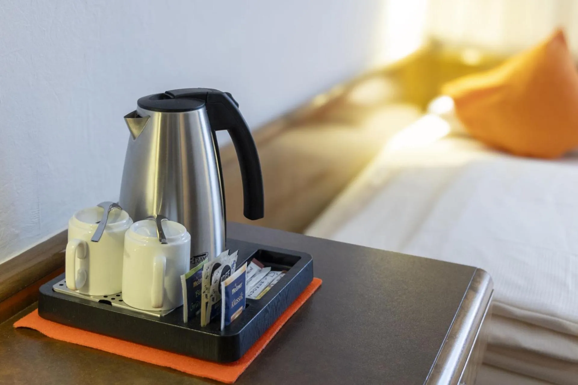 Coffee/tea facilities, Bed in Hotel Brack