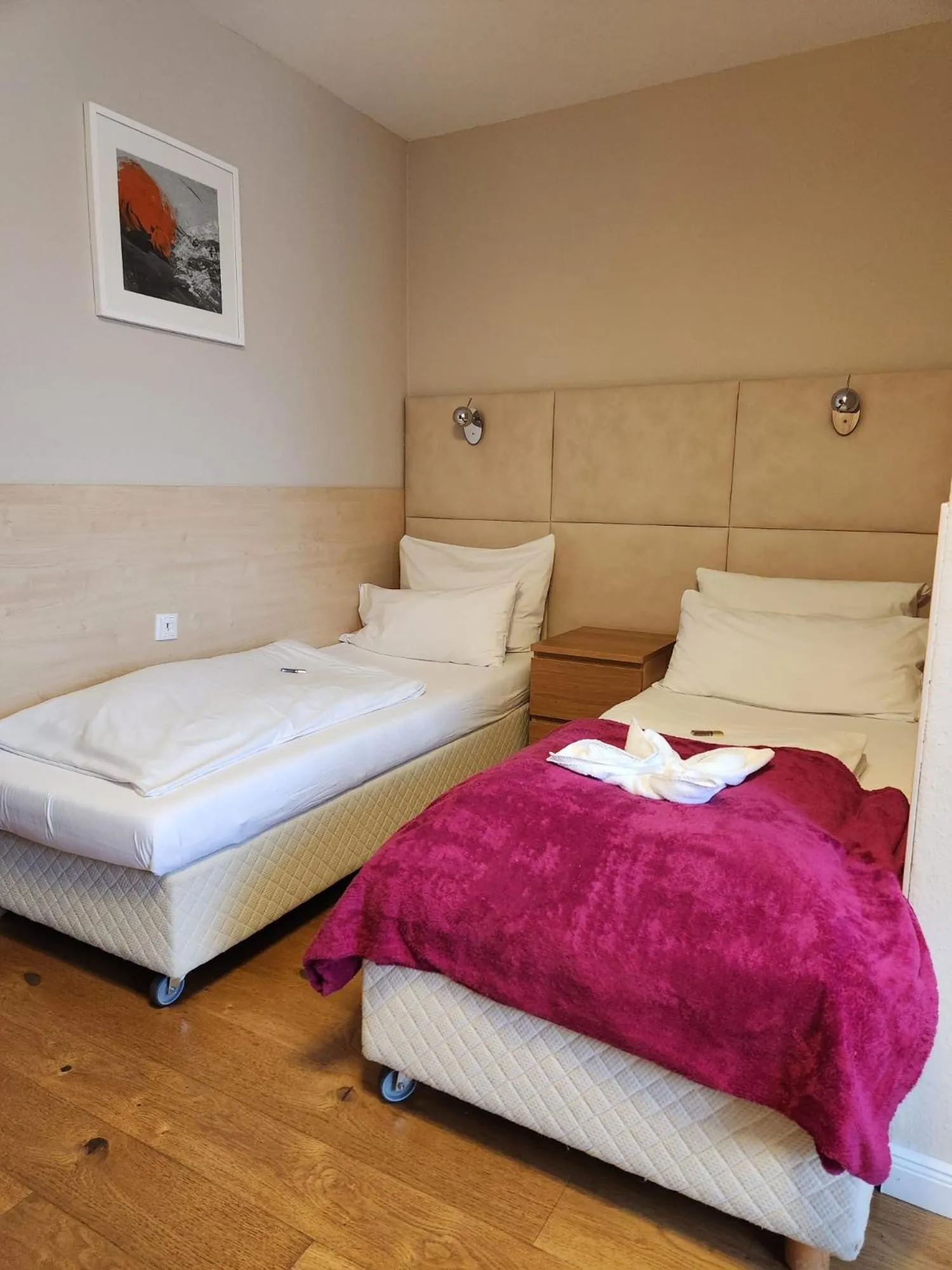 Photo of the whole room, Bed in Maxhotel