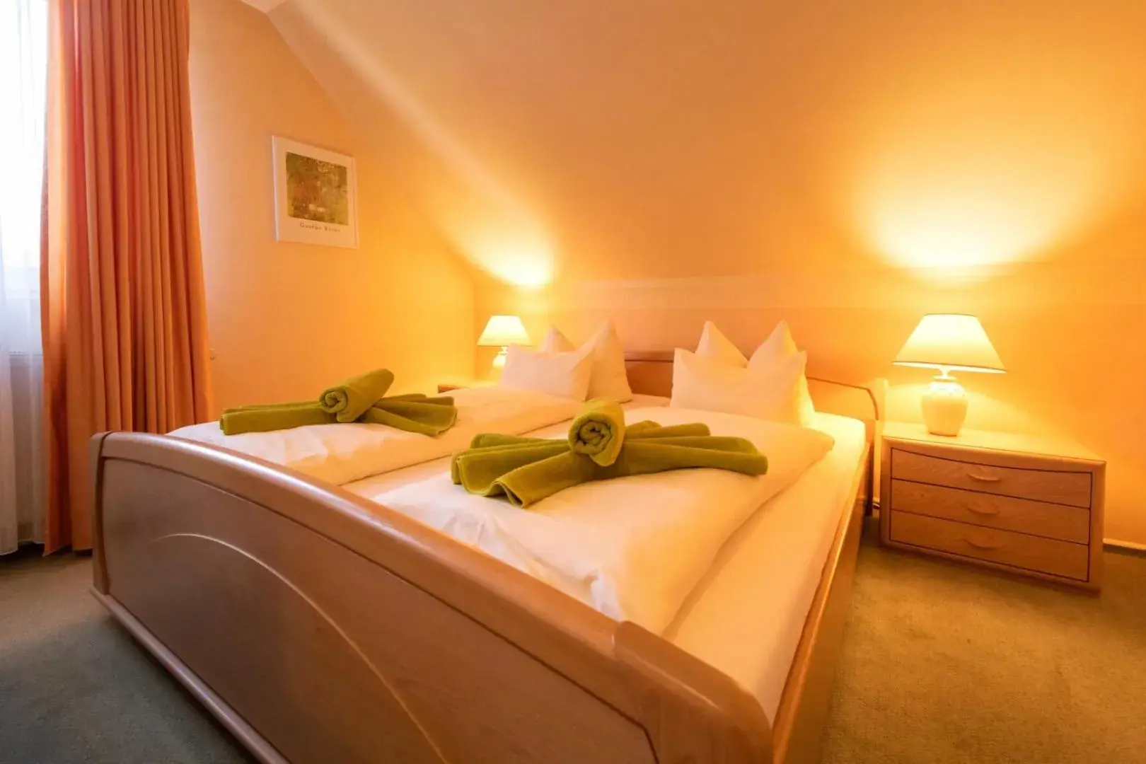 Deluxe Room (2 Adults + 1 Child) - single occupancy in Hotel Zum Steinhof Deluxe Room (2 Adults + 1 Child) - single occupancy in Hotel Zum Steinhof