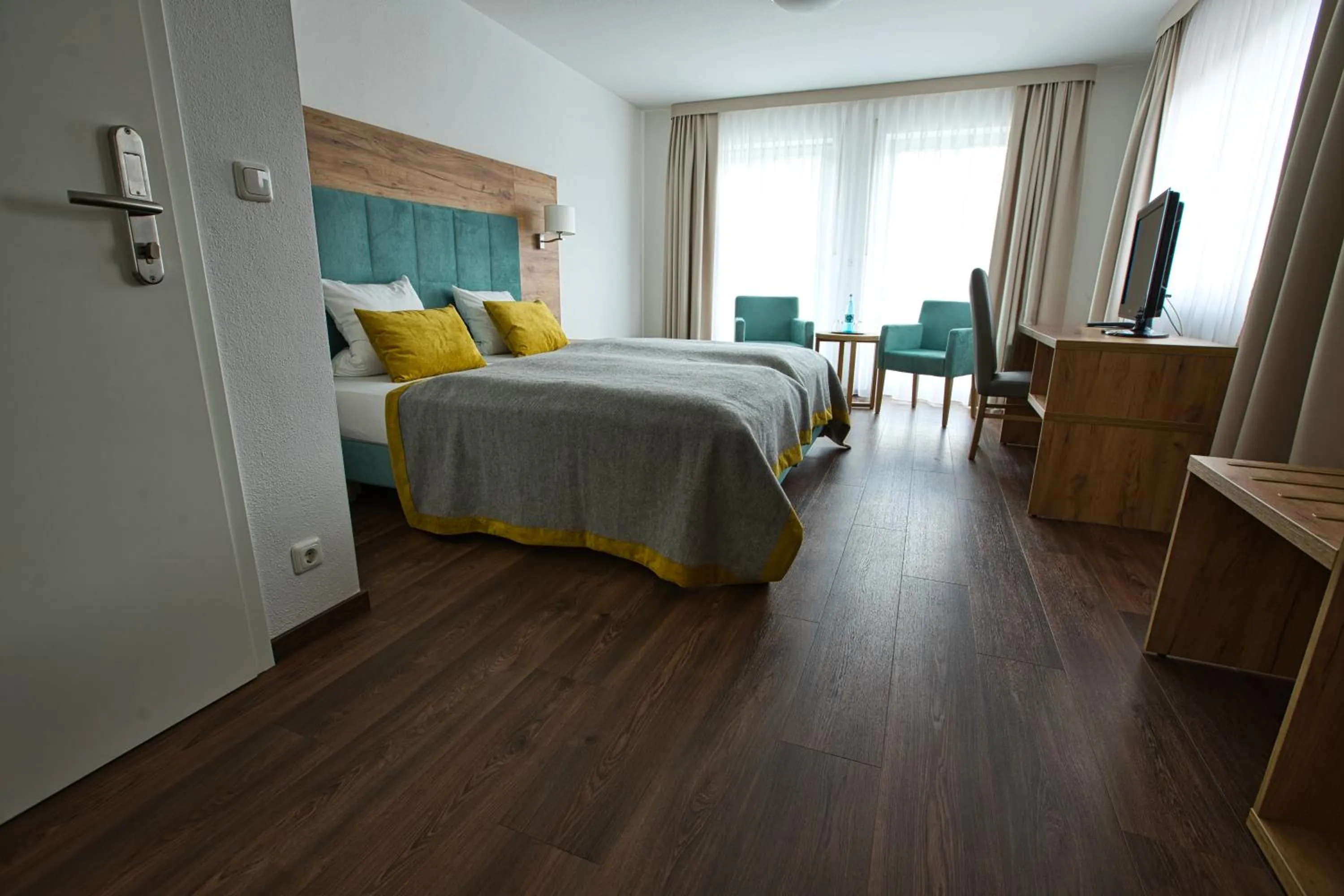 Photo of the whole room, Bed in Altes Kurhaus Landhotel