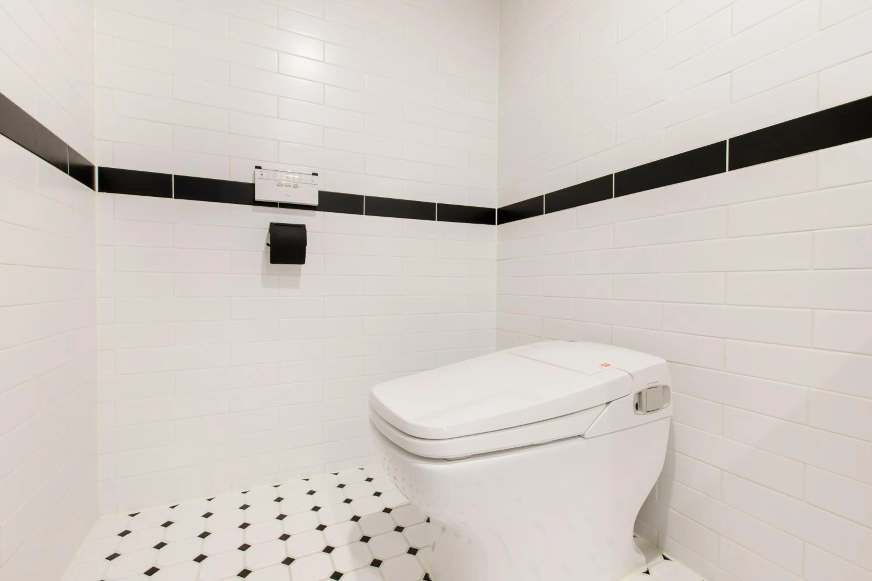 Brown-Dot Hotel Minam