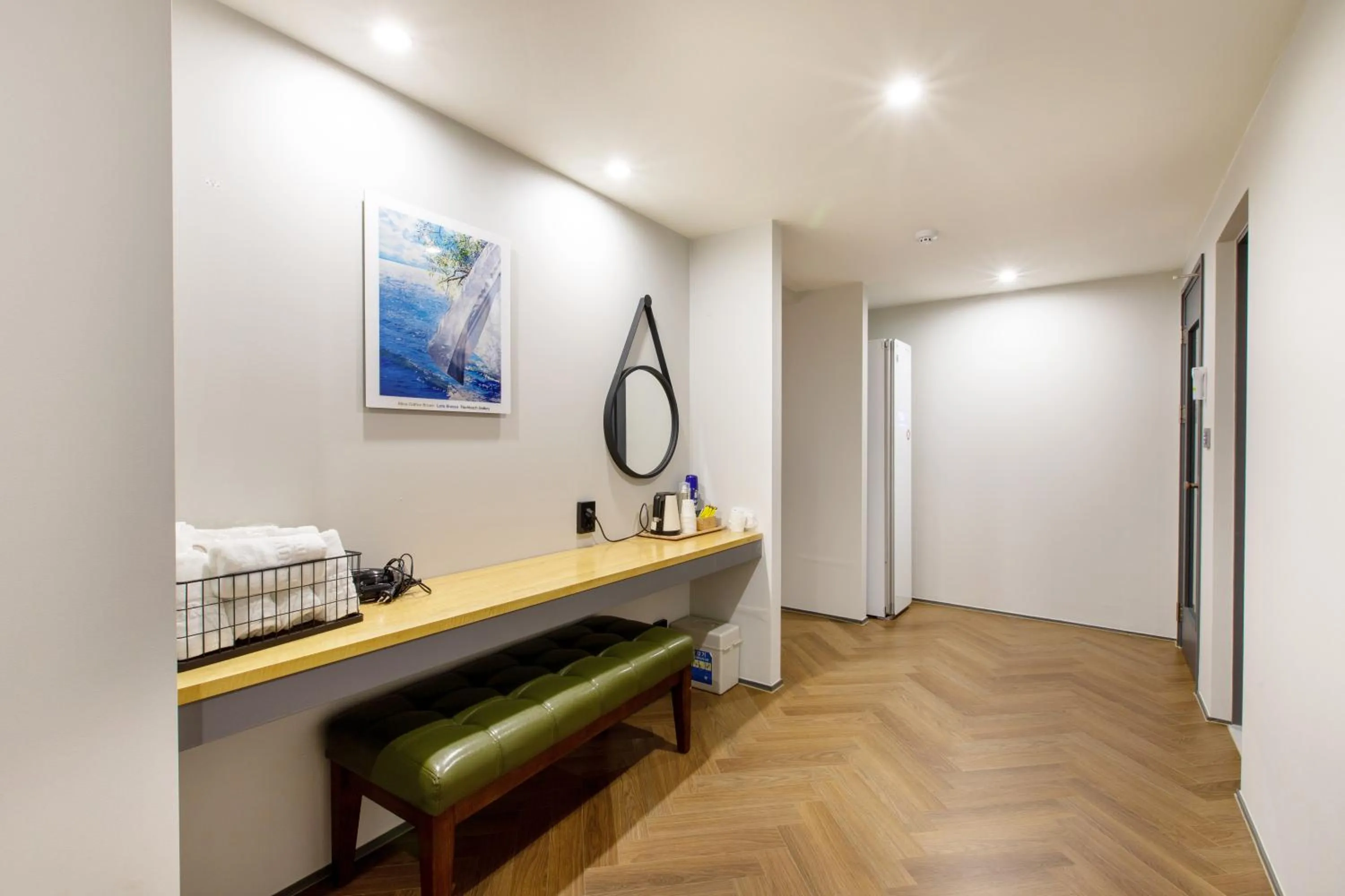 Brown-Dot Hotel Minam