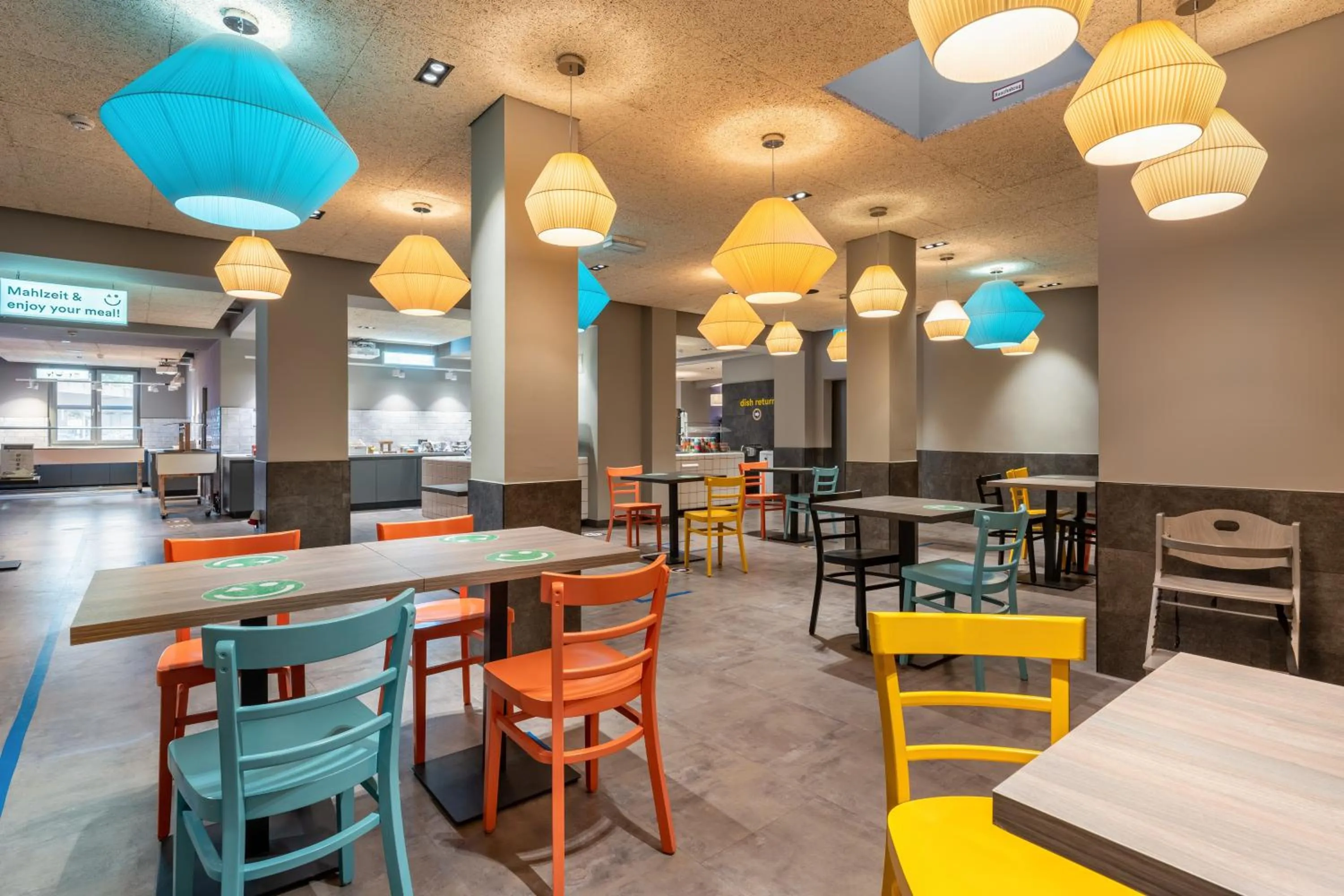 Restaurant/places to eat in a&o Hamburg Hauptbahnhof