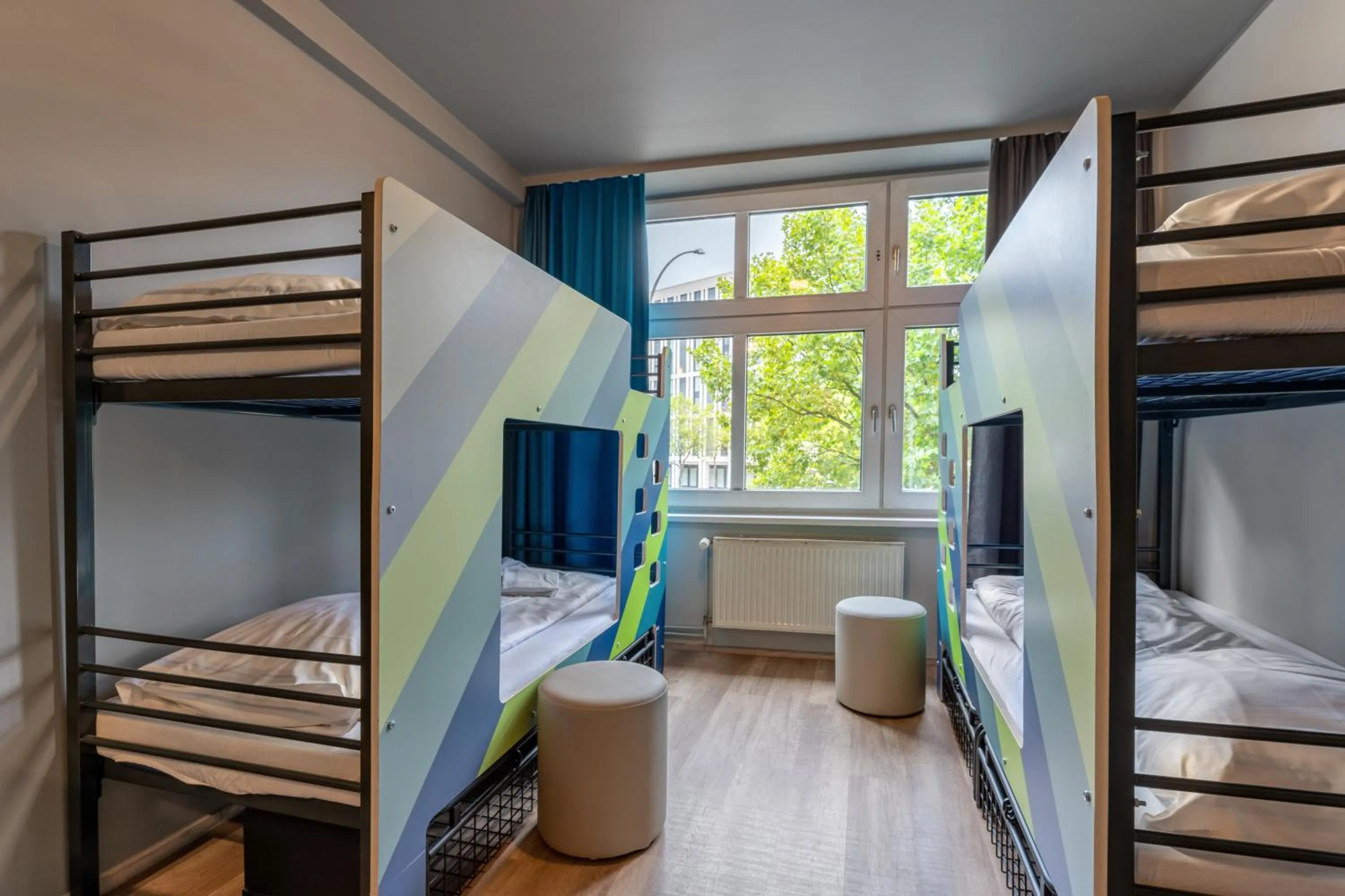 Photo of the whole room, Bed in a&o Hamburg Hauptbahnhof