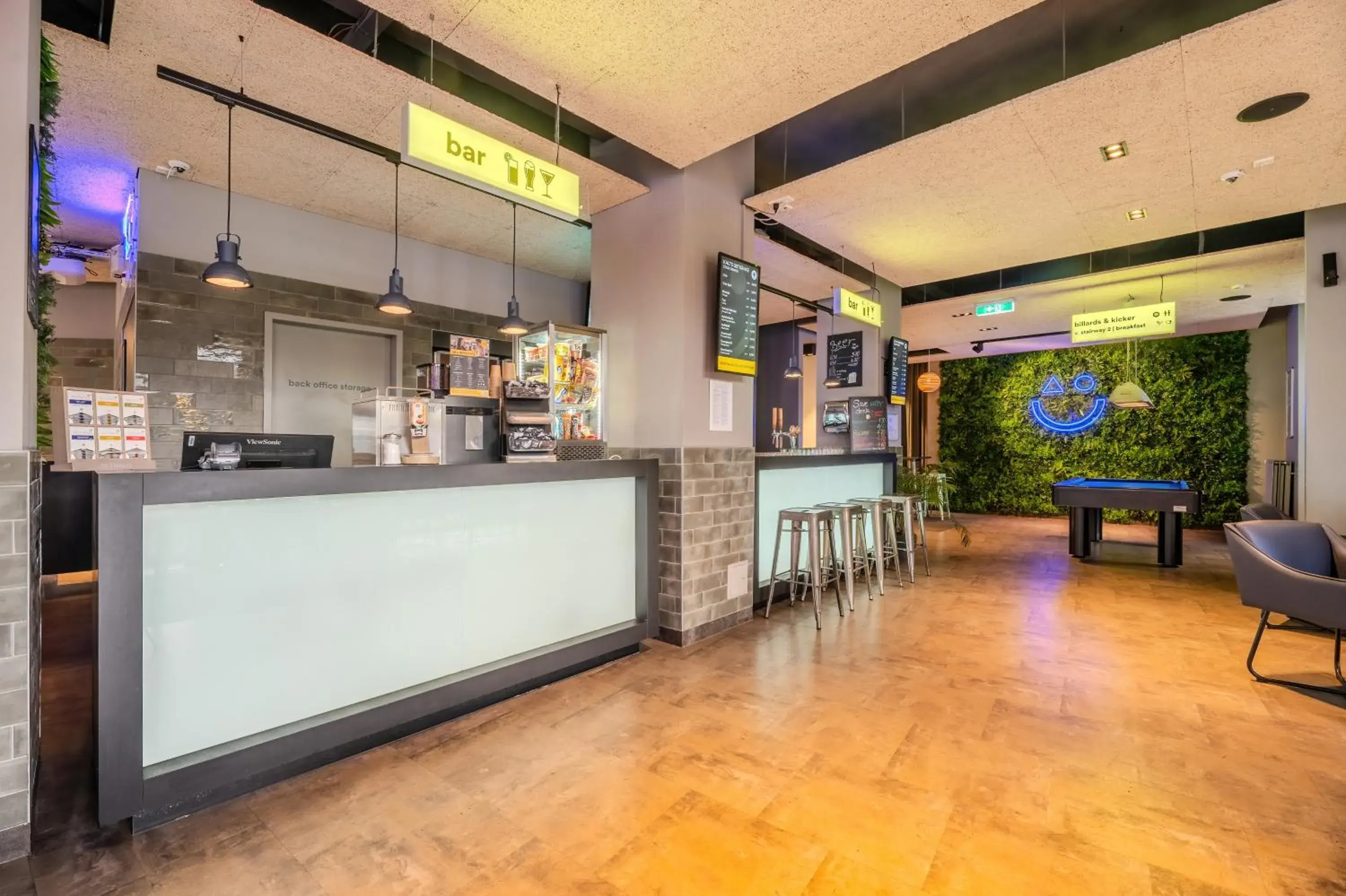 Lounge or bar in a&o Hamburg Hauptbahnhof Lounge or bar in a&o Hamburg Hauptbahnhof