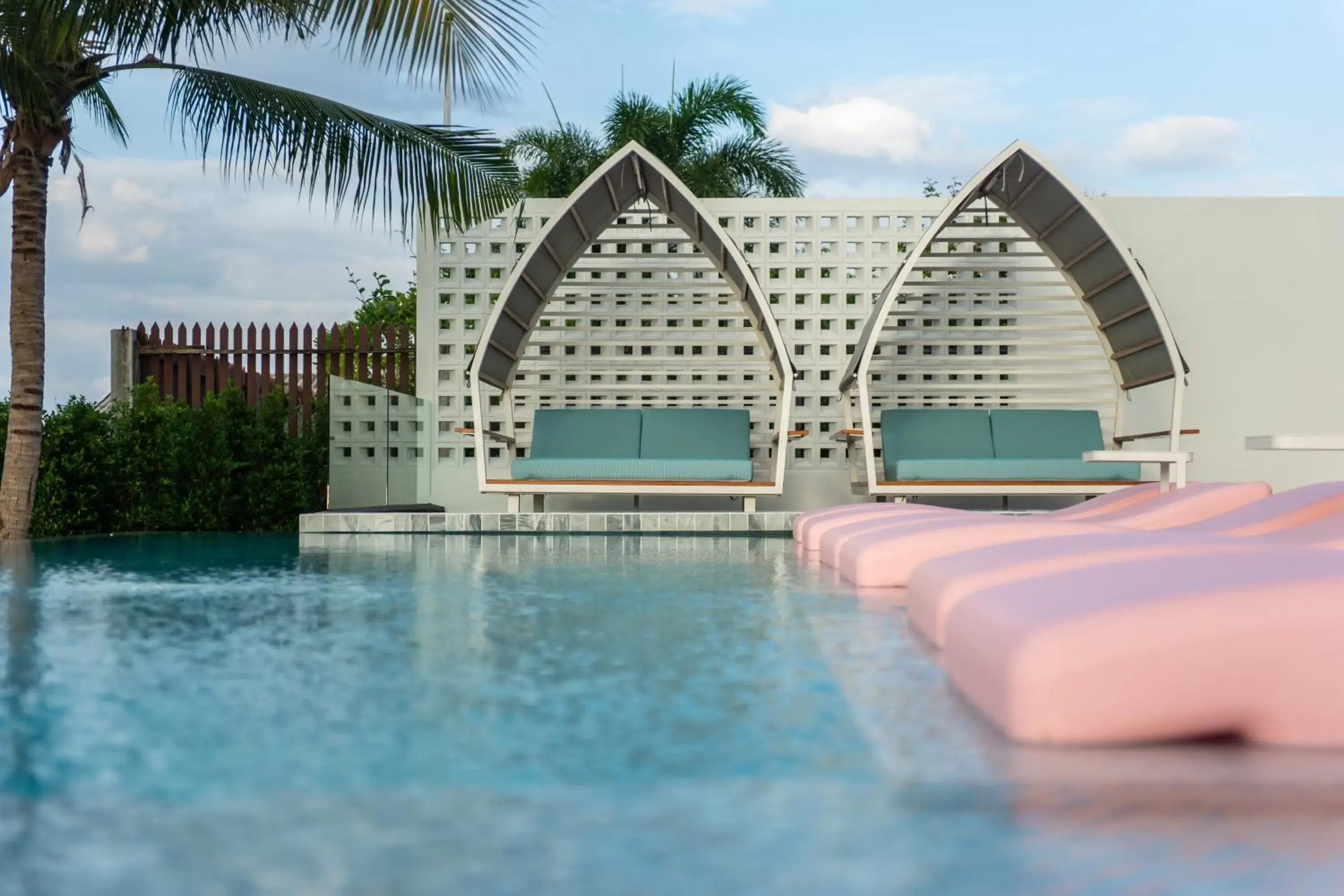 Swimming pool, Property Building in Kram Pattaya