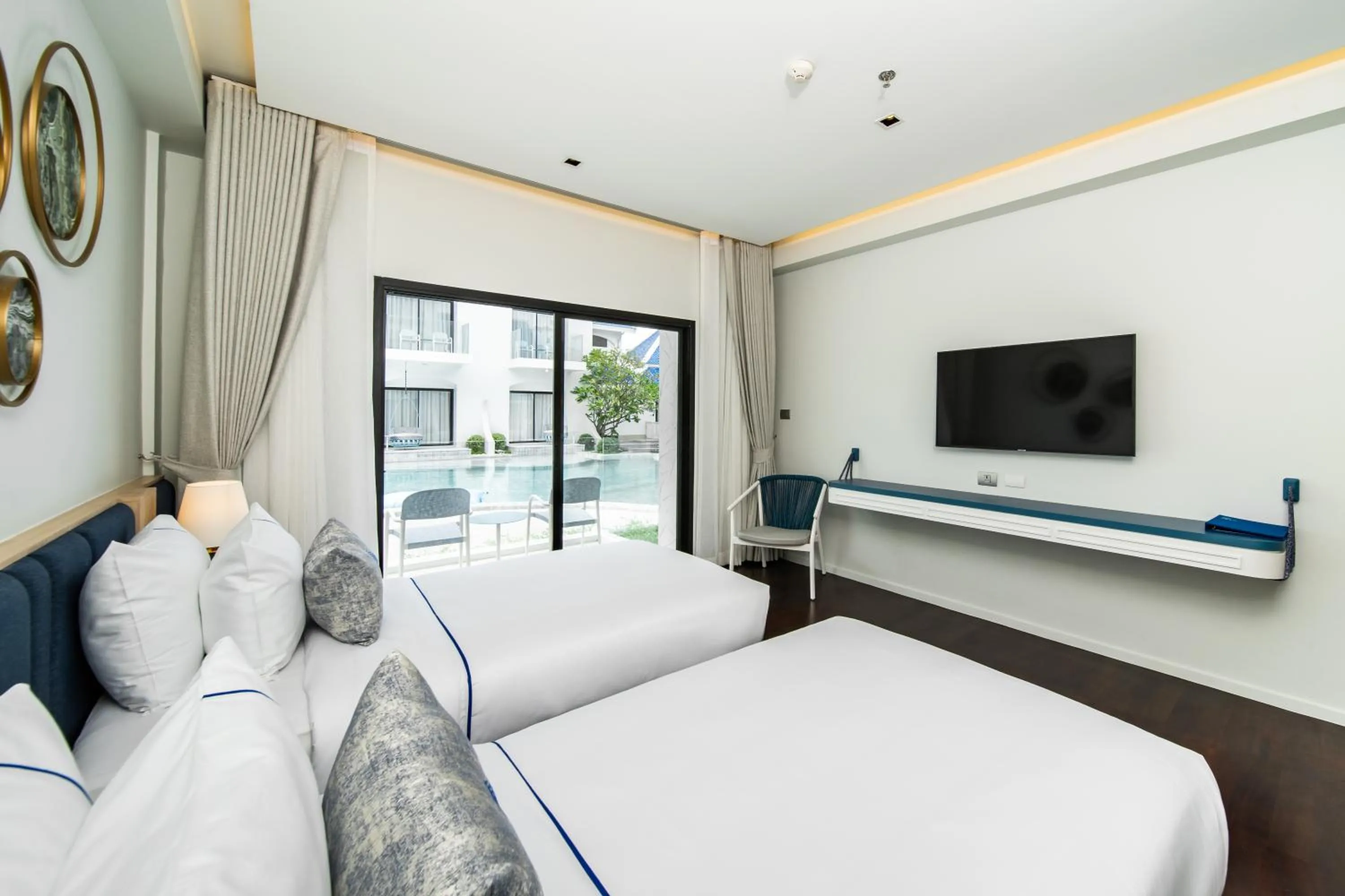 Photo of the whole room, Bed in Kram Pattaya