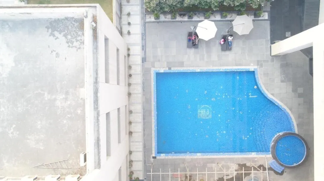 Swimming pool in TDI Club Retreat Kundli