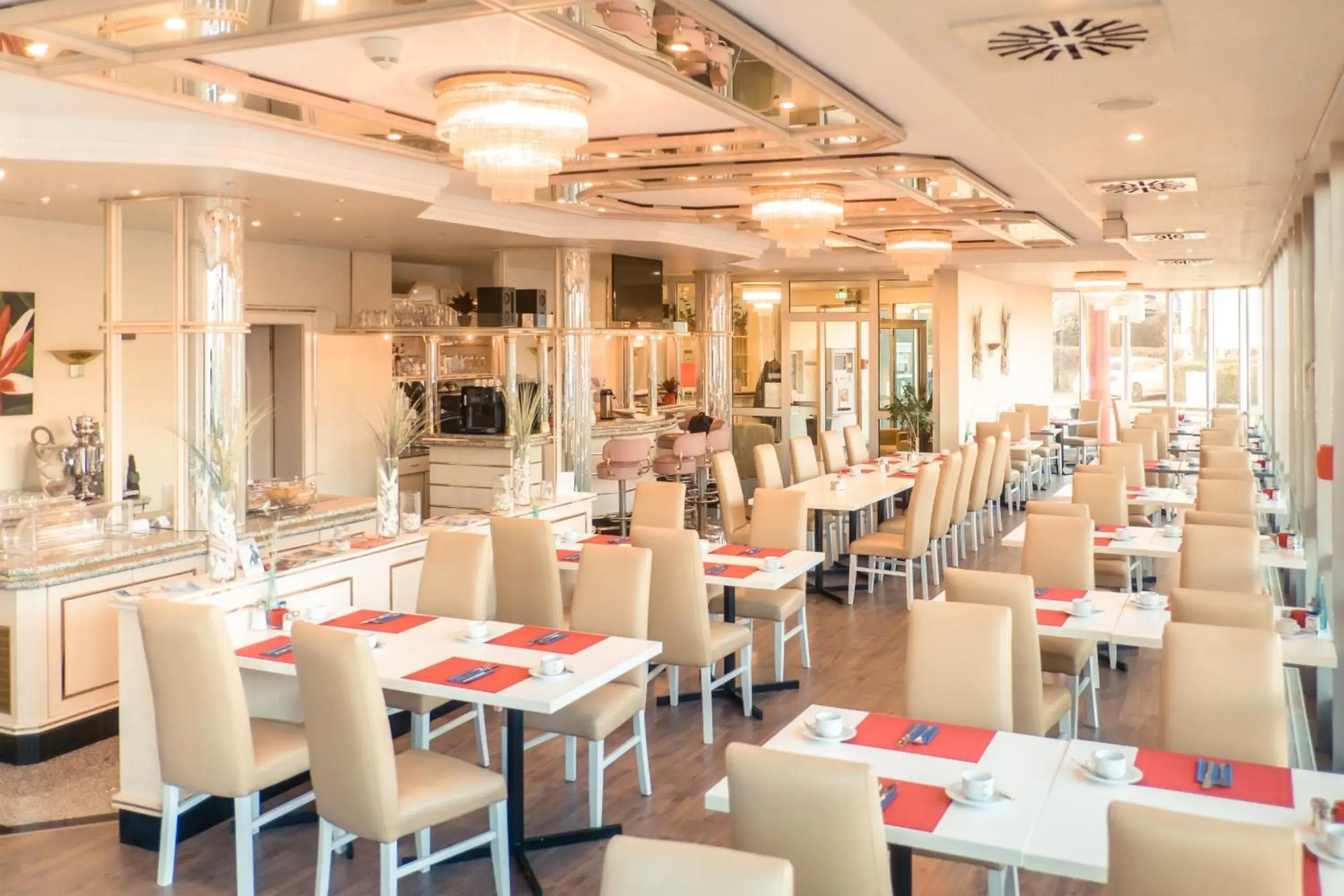 Restaurant/places to eat in Hotel Stuttgart Sindelfingen City by Tulip Inn Restaurant/places to eat in Hotel Stuttgart Sindelfingen City by Tulip Inn