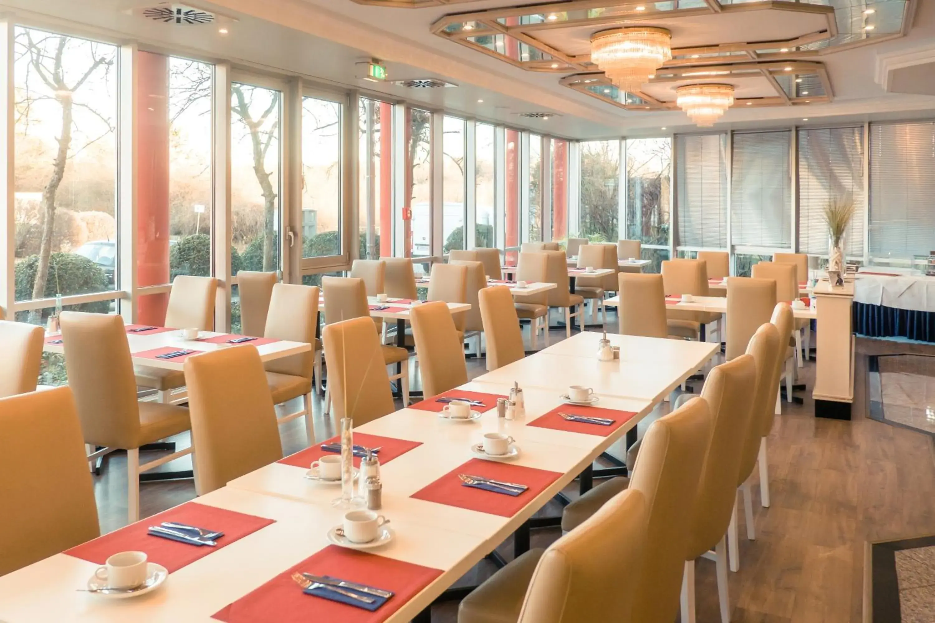 Restaurant/places to eat in Hotel Stuttgart Sindelfingen City by Tulip Inn Restaurant/places to eat in Hotel Stuttgart Sindelfingen City by Tulip Inn