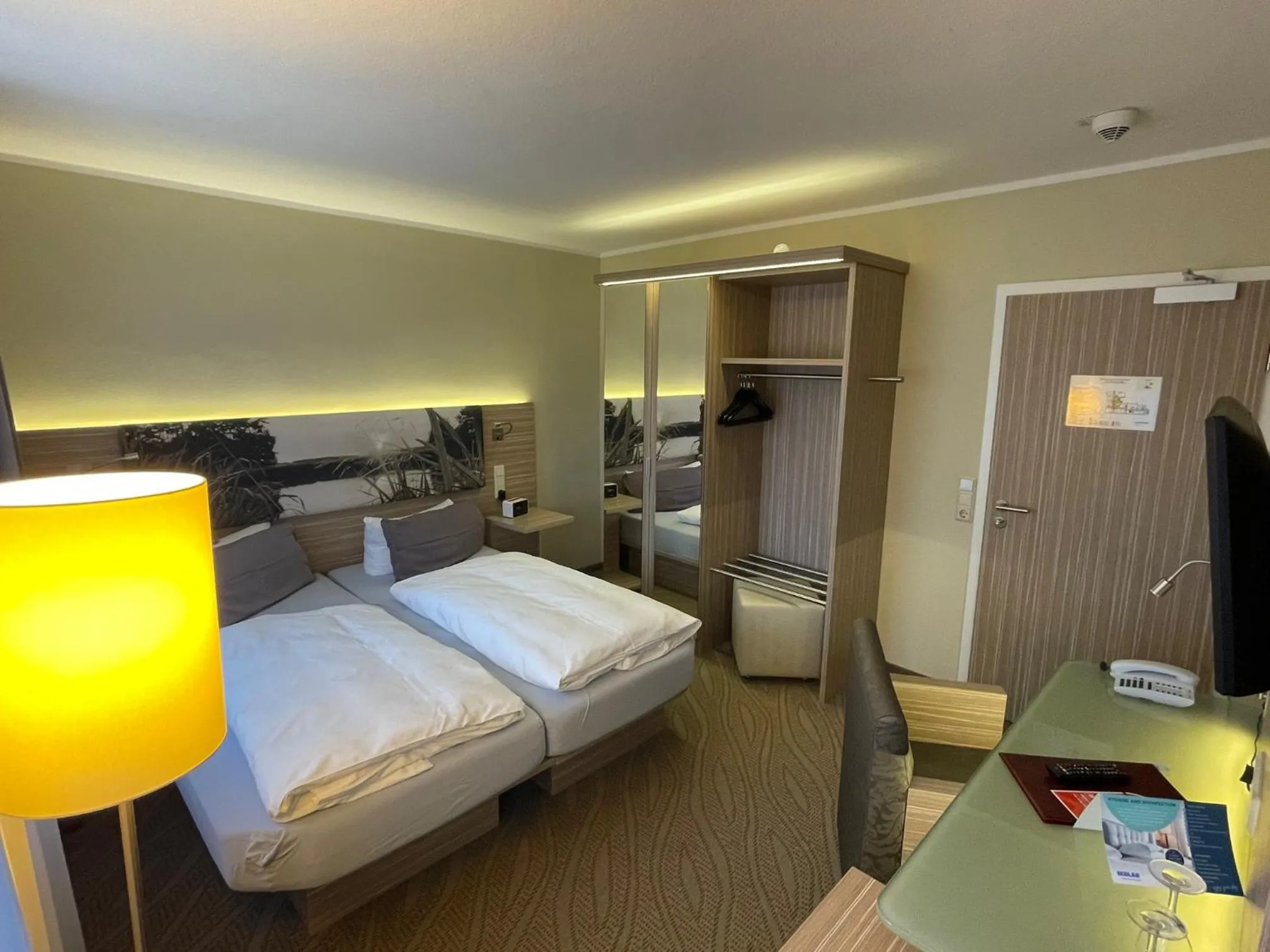 Photo of the whole room, Bed in Hotel am Untersee