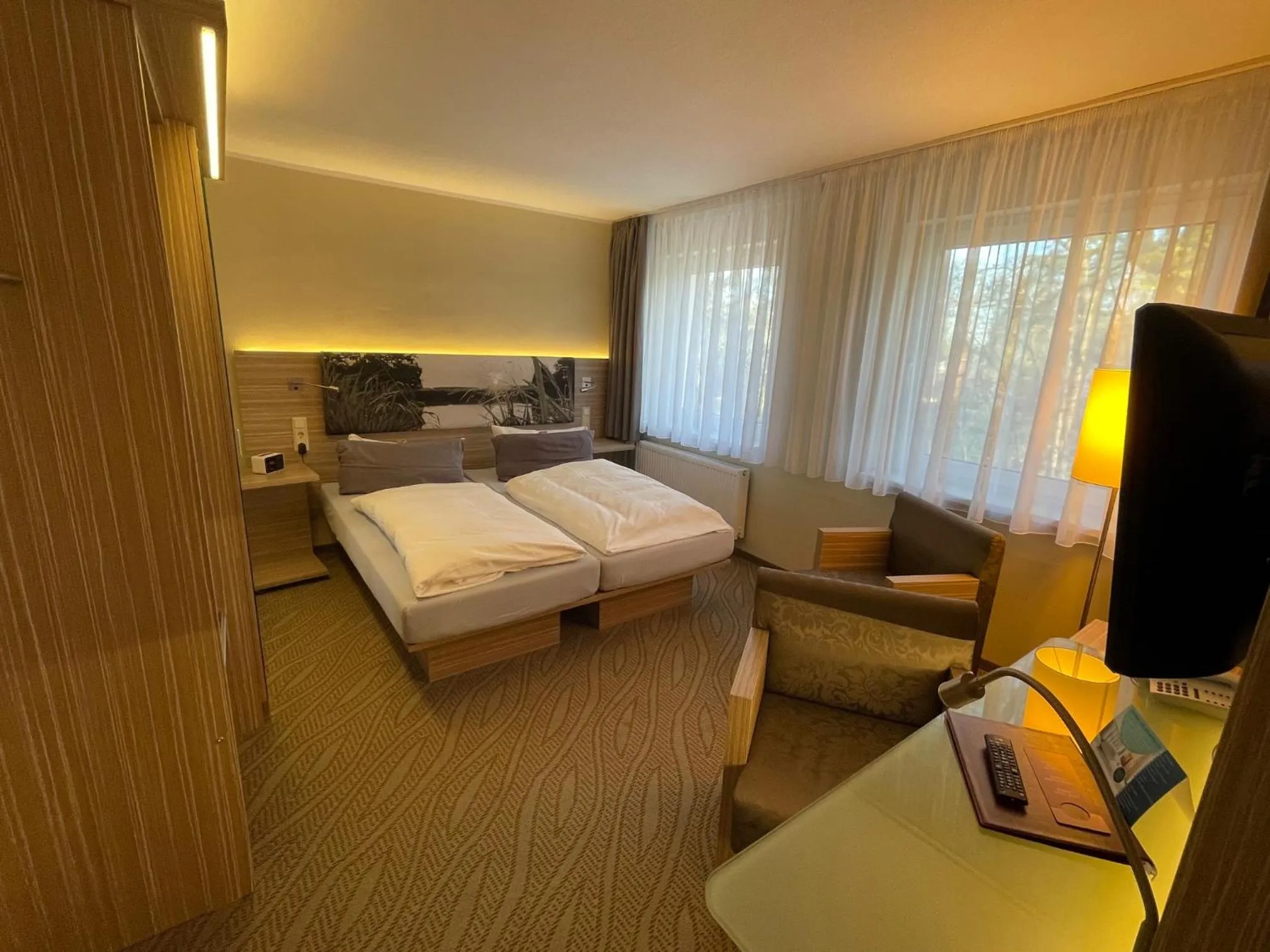 Photo of the whole room, Bed in Hotel am Untersee