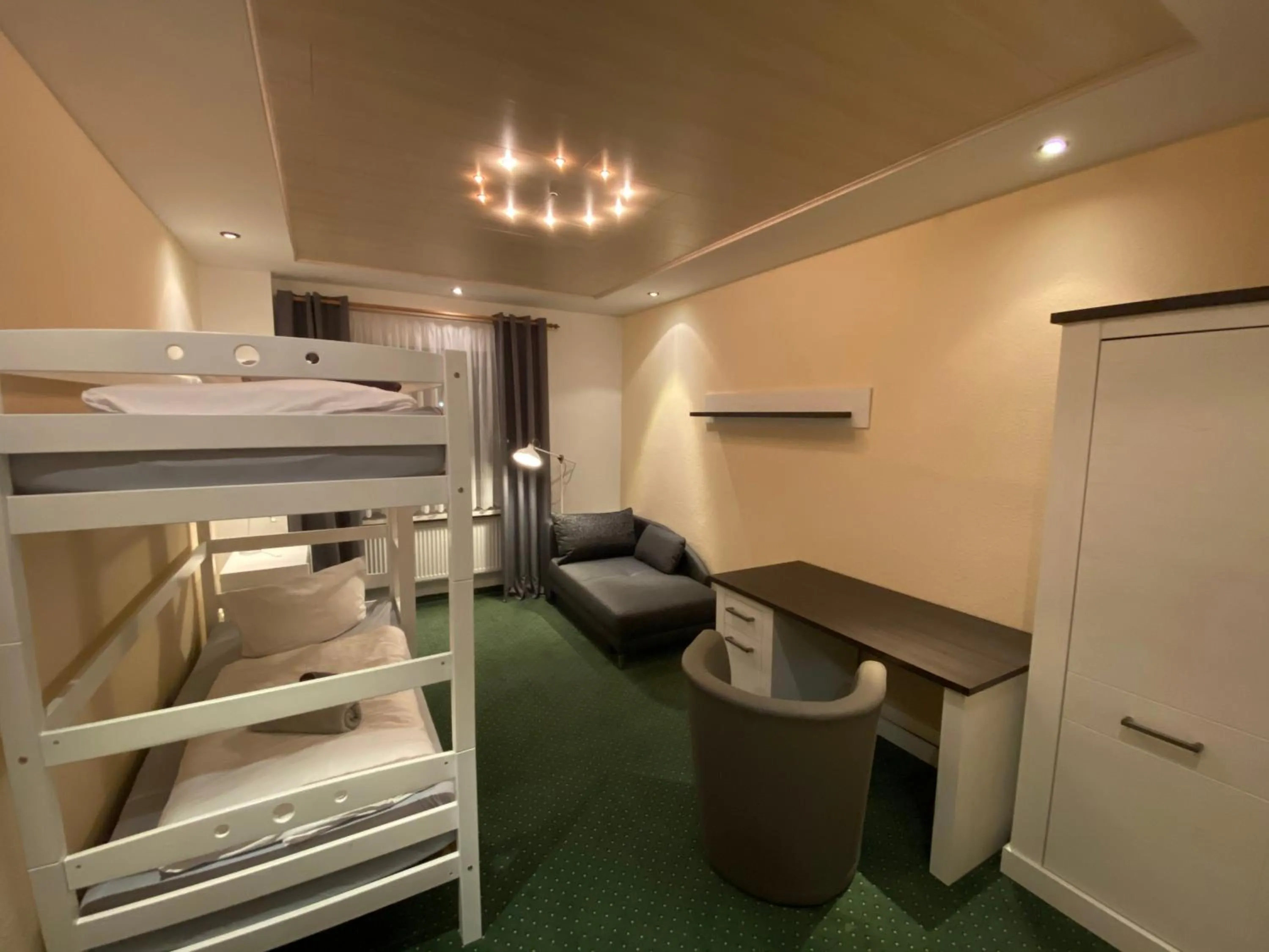 Bedroom, Bed in Hotel am Untersee