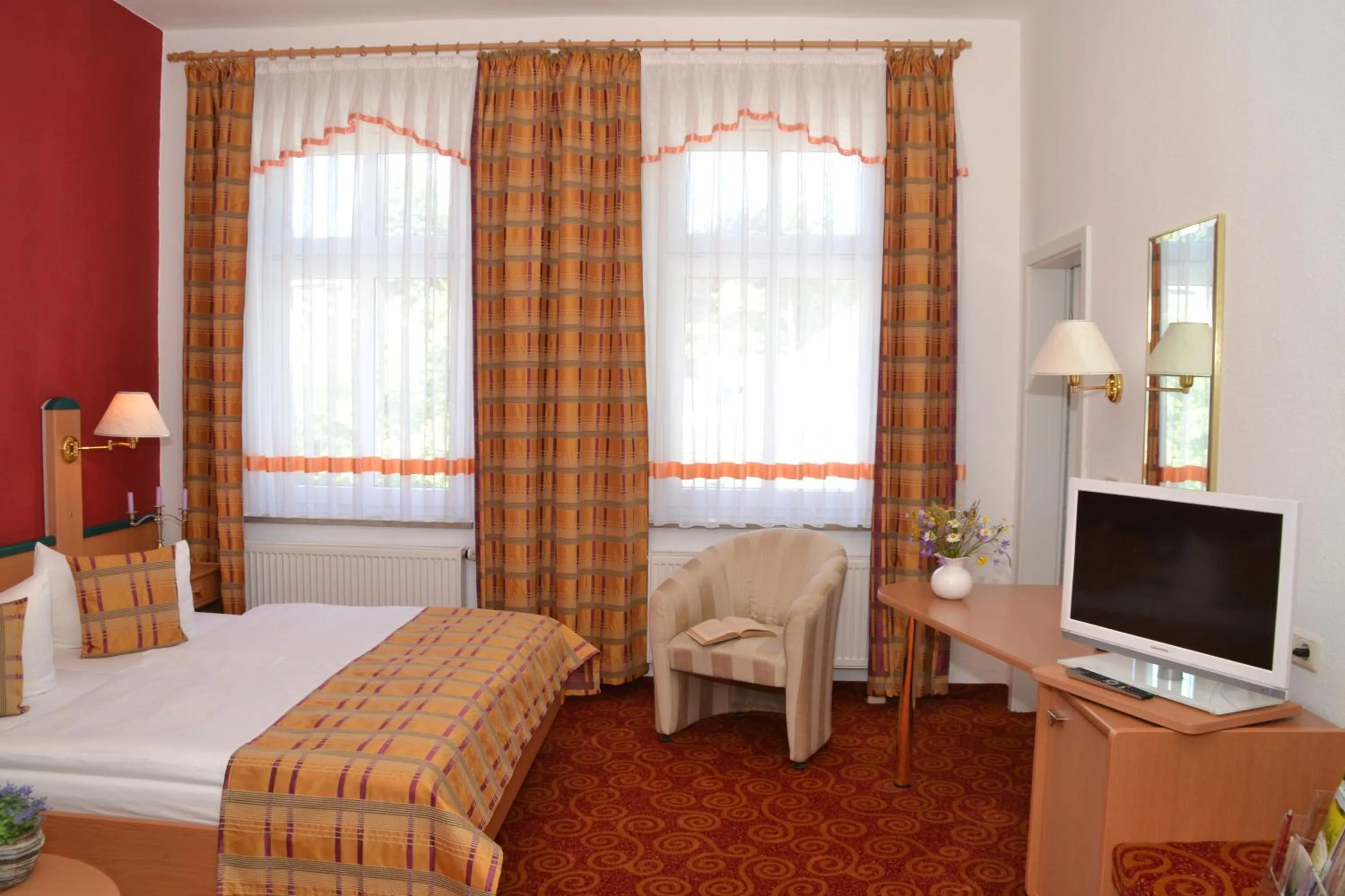 Photo of the whole room, Bed in Parkhotel Helene