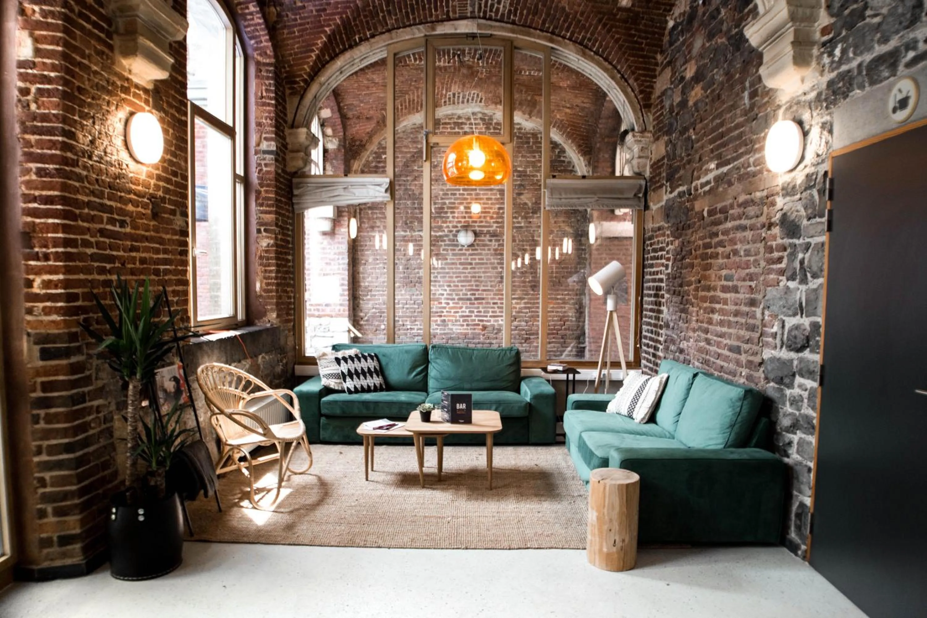 Communal lounge/ TV room in Liège Youth Hostel