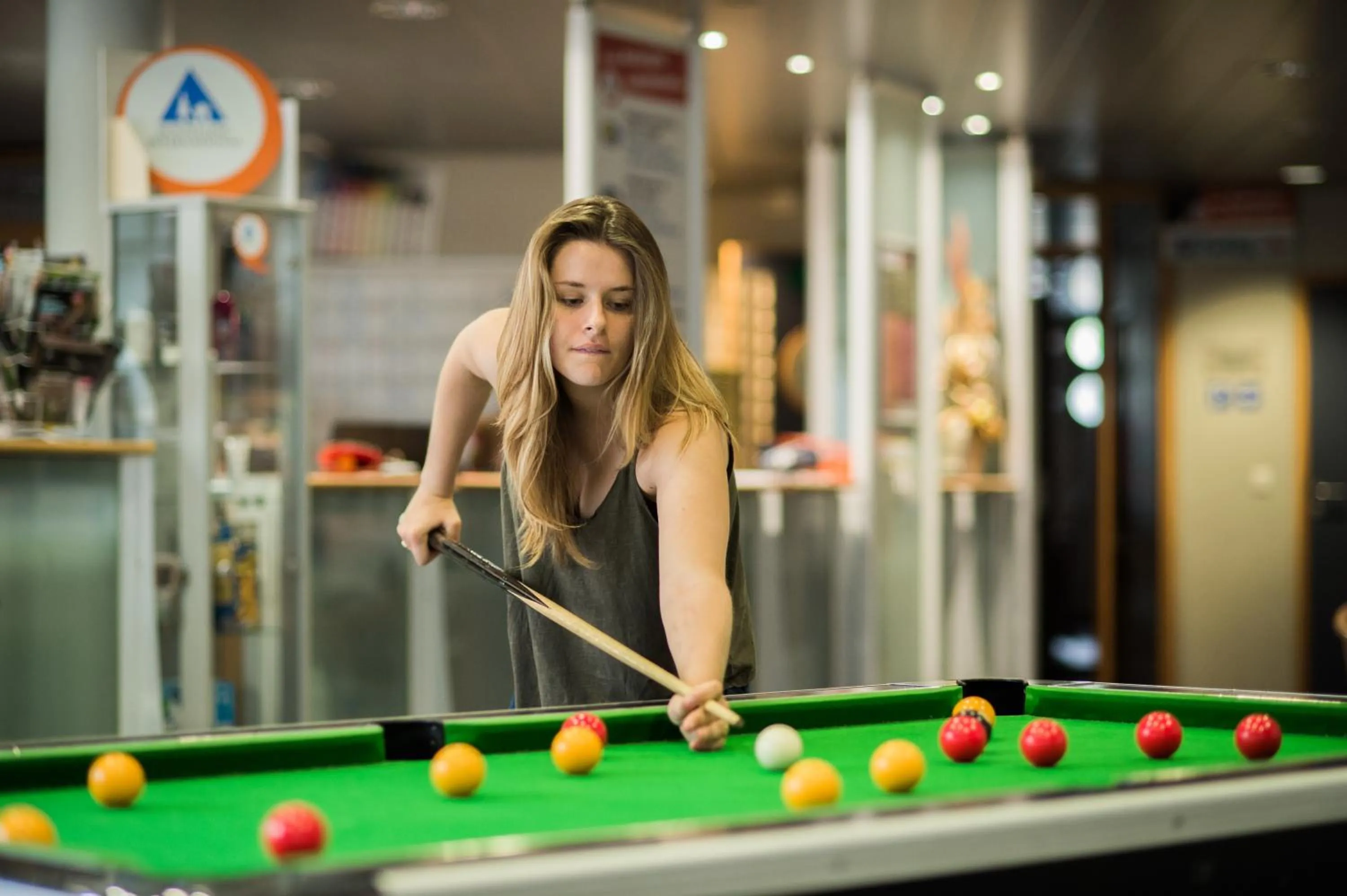 Communal lounge/ TV room in Auberge de Jeunesse de Mons