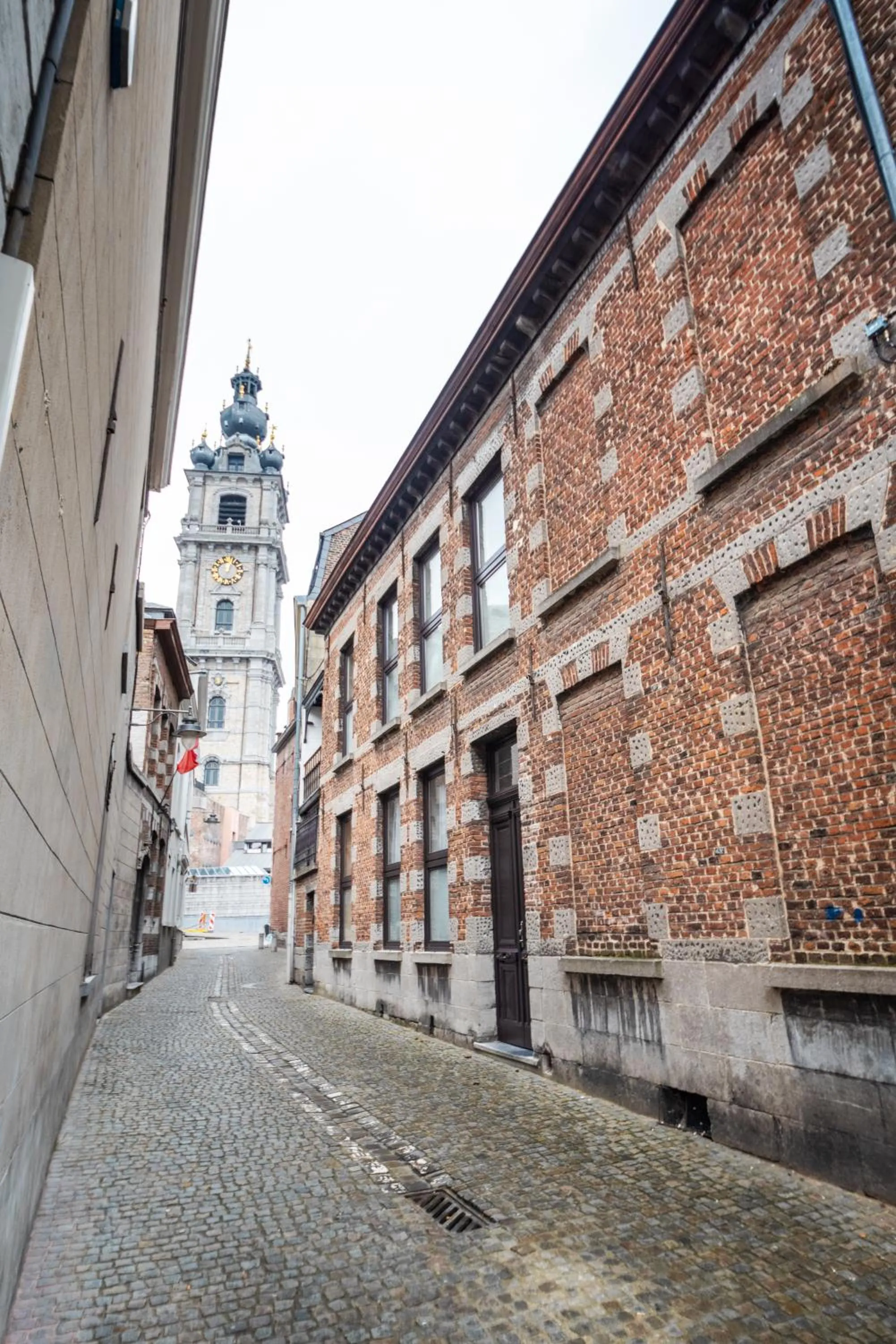 Nearby landmark in Auberge de Jeunesse de Mons