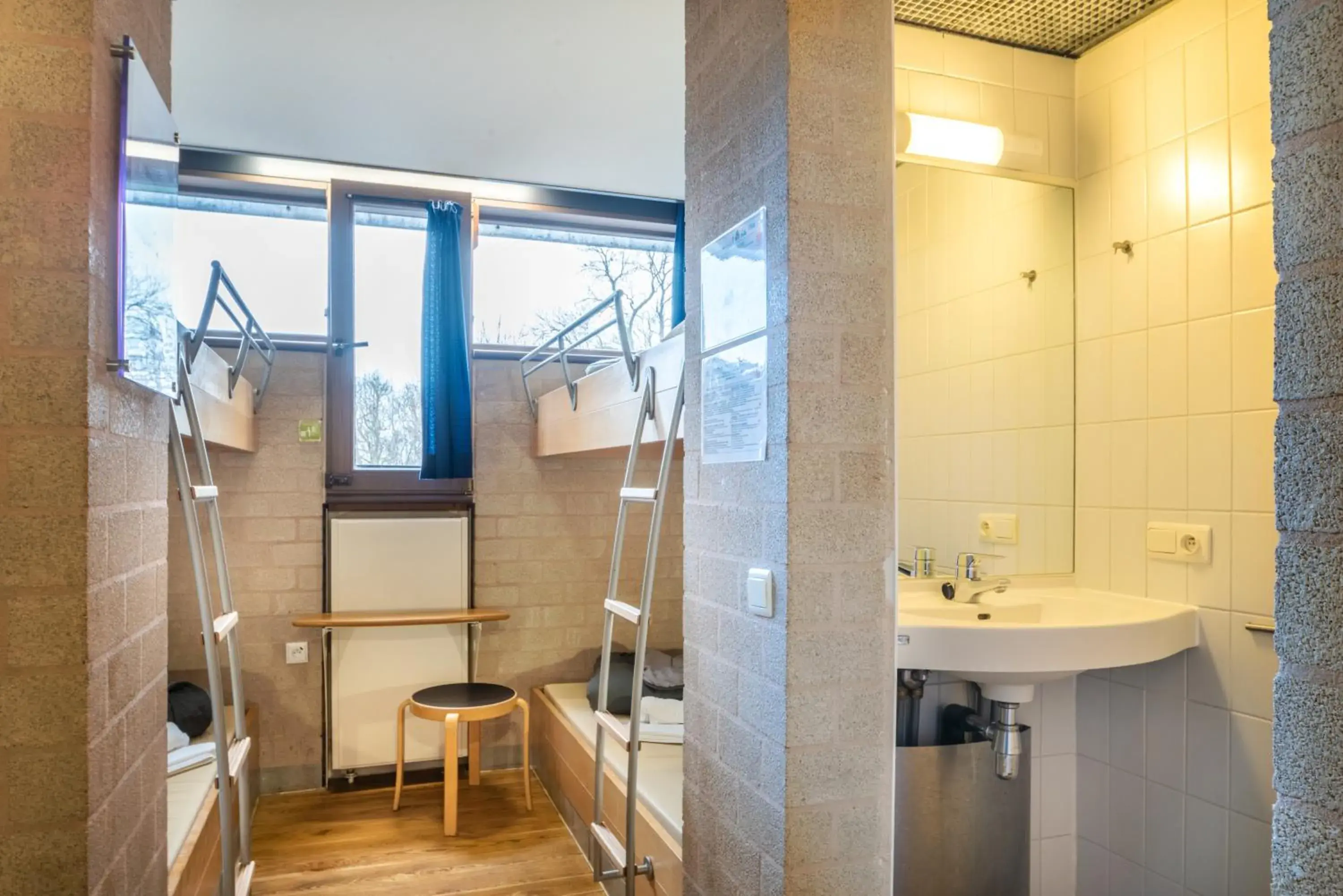 Quadruple Room with Private Bathroom in Auberge de Jeunesse de Mons Quadruple Room with Private Bathroom in Auberge de Jeunesse de Mons