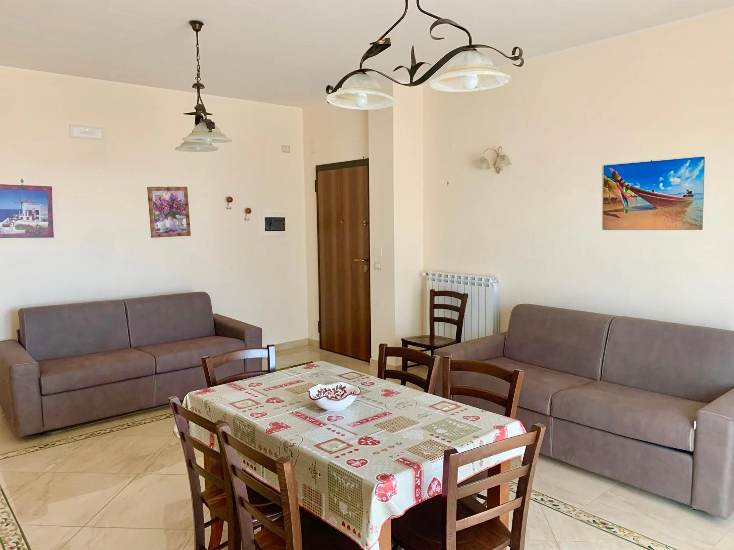 Living room in Etna Royal View