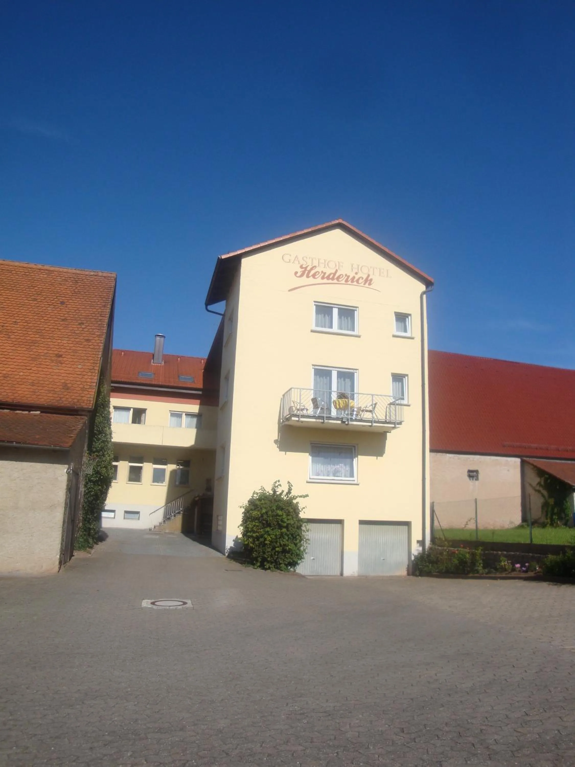 Facade/entrance in Hotel Gasthof Herderich