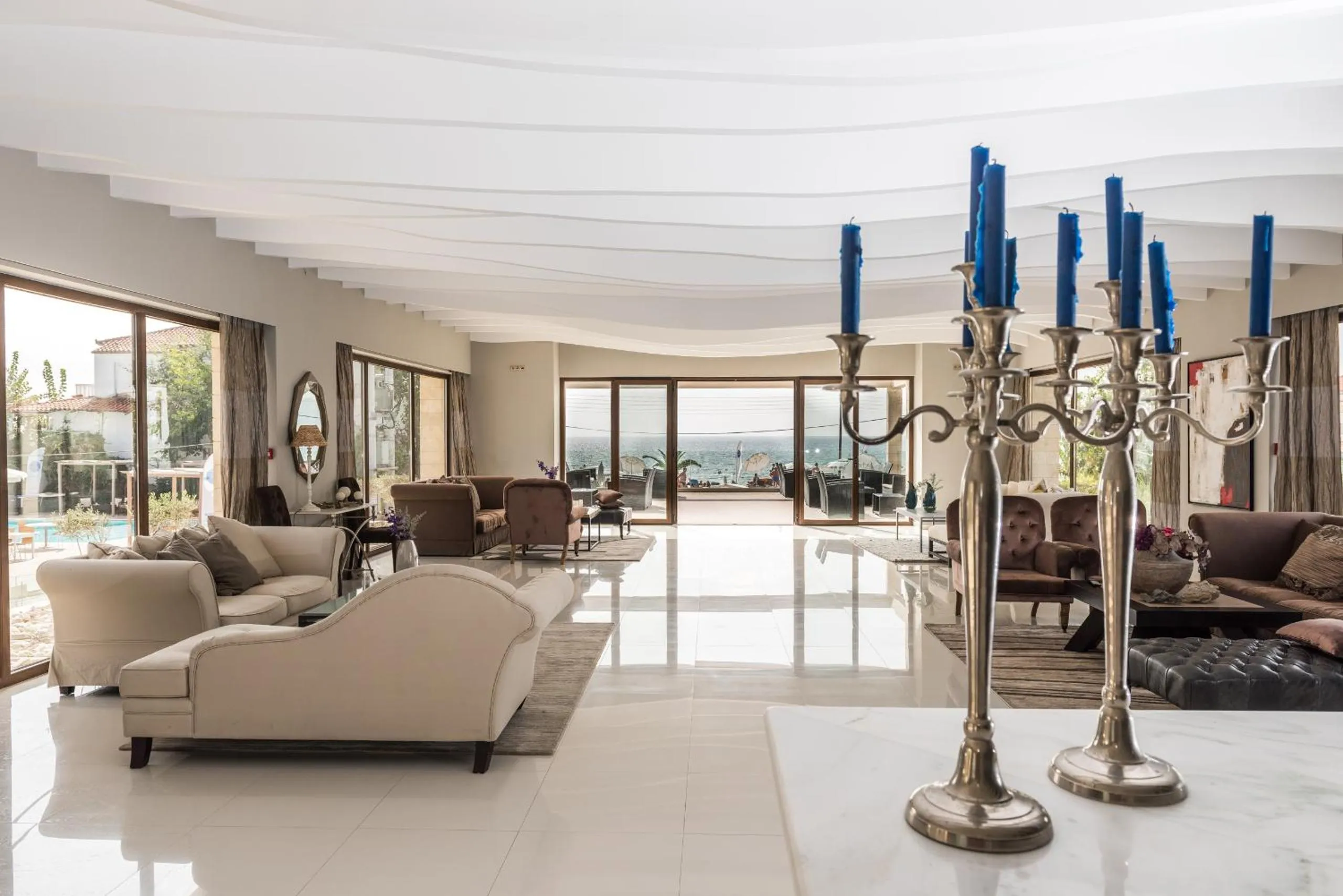 Communal lounge/ TV room in GARDELLI RESORT