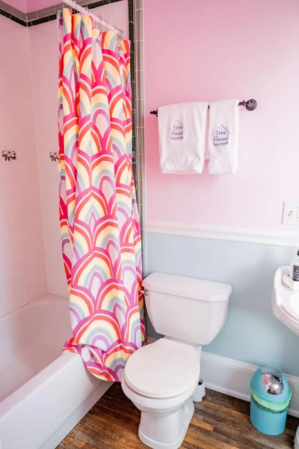 Toilet in Birmingham Tree House