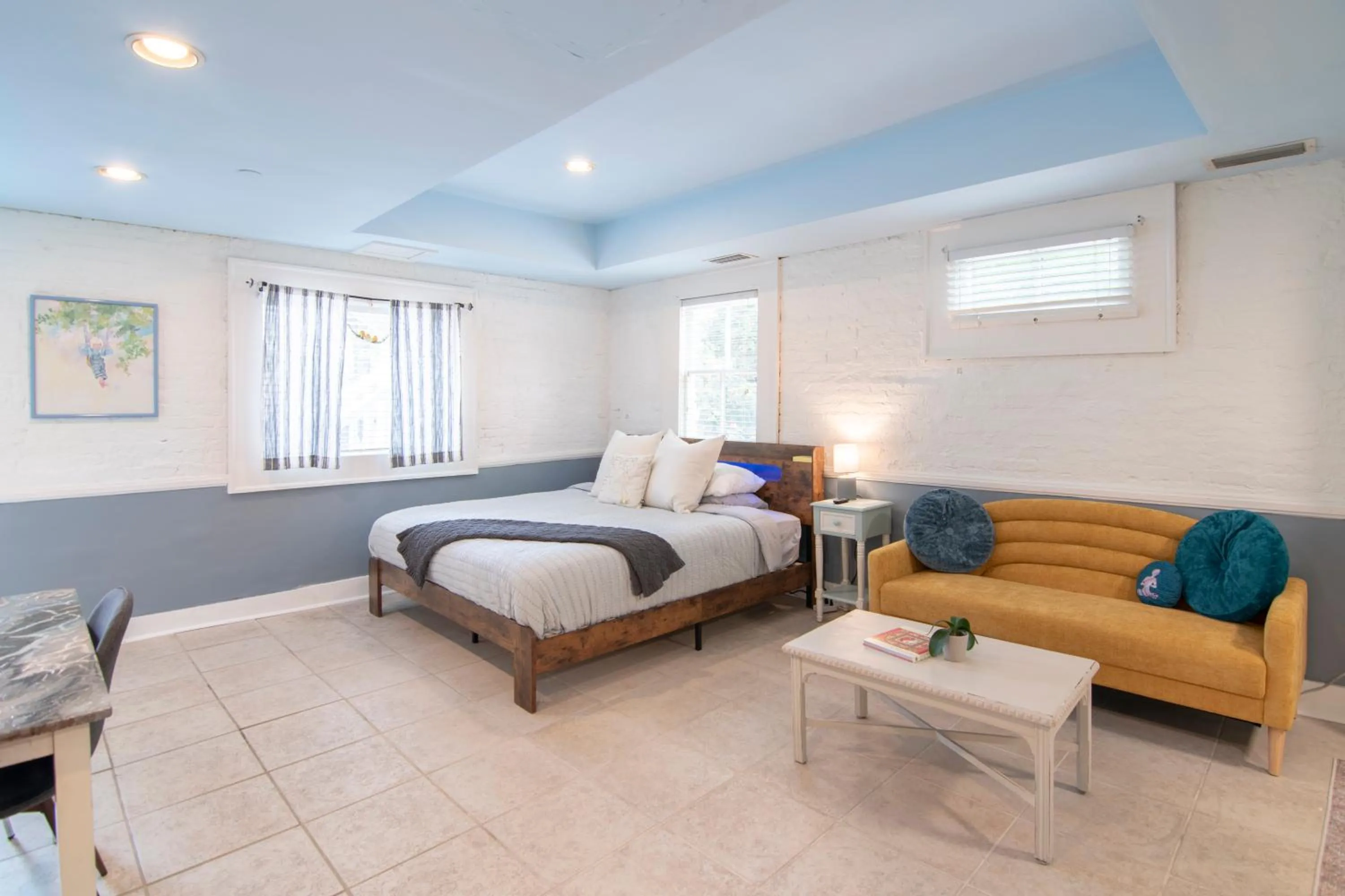 Bed in Birmingham Tree House