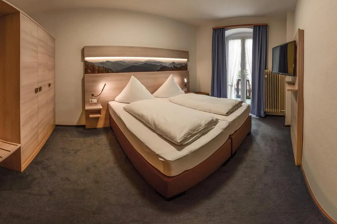 Bedroom, Bed in Hotel Hirschen