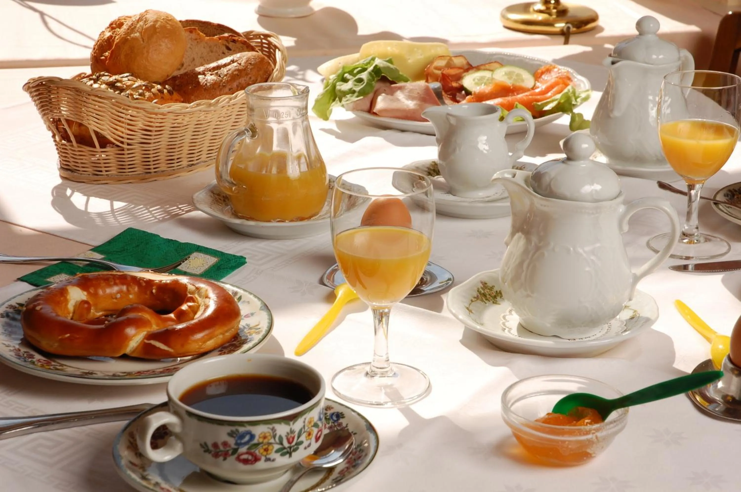 Restaurant/places to eat in Hotel Hirschen