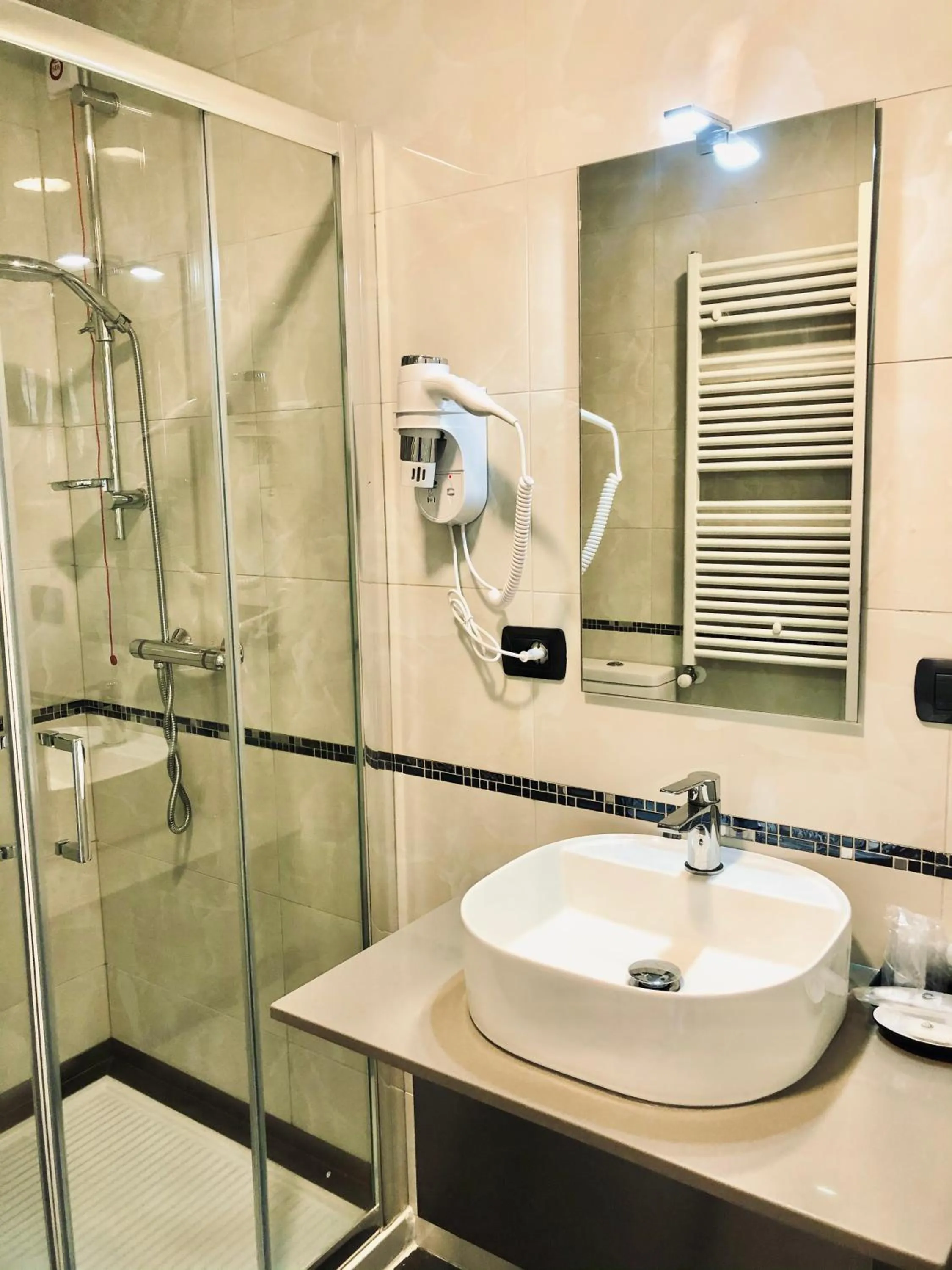 Toilet in Hotel Folen