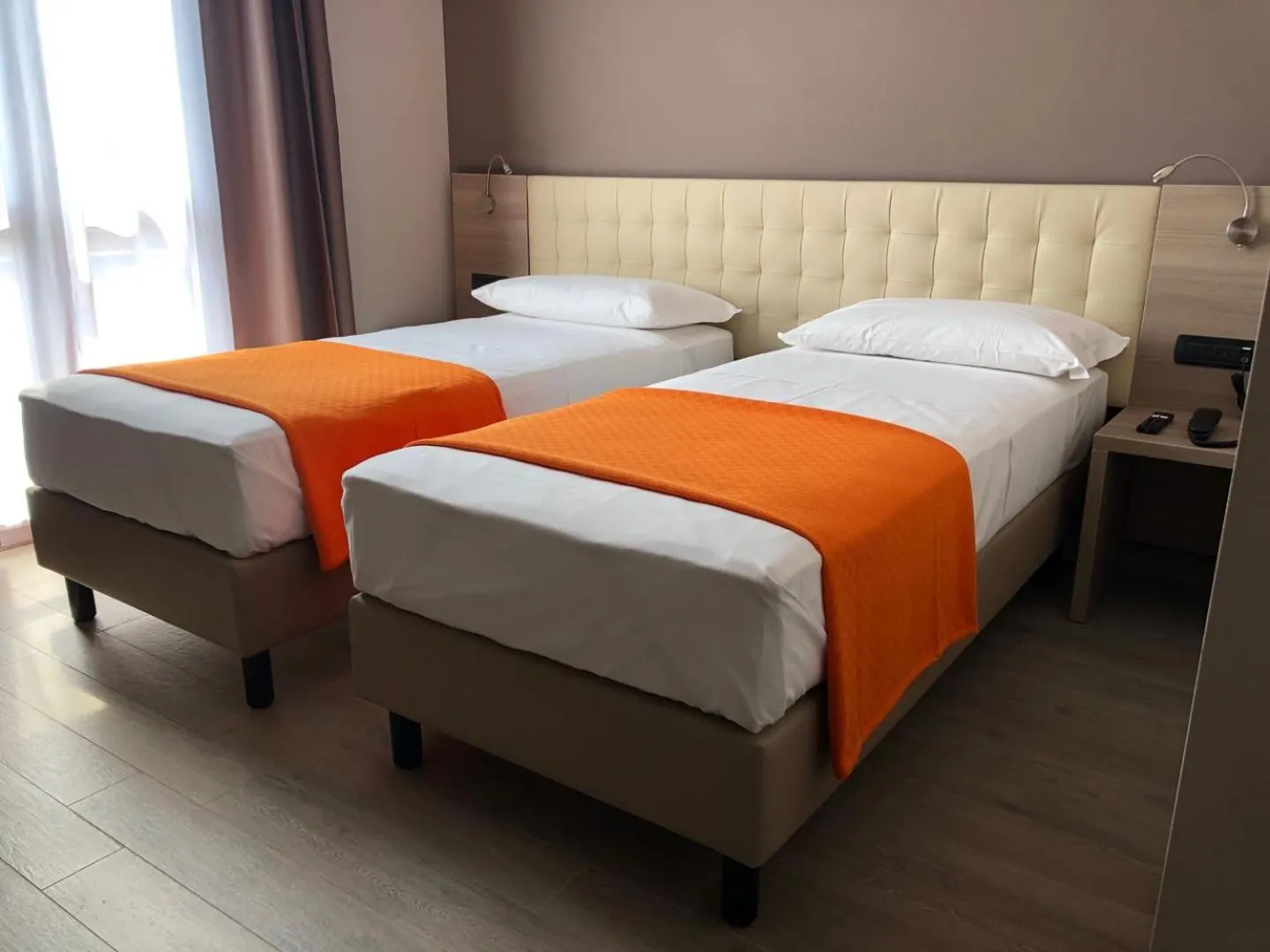 Bedroom, Bed in Hotel Folen
