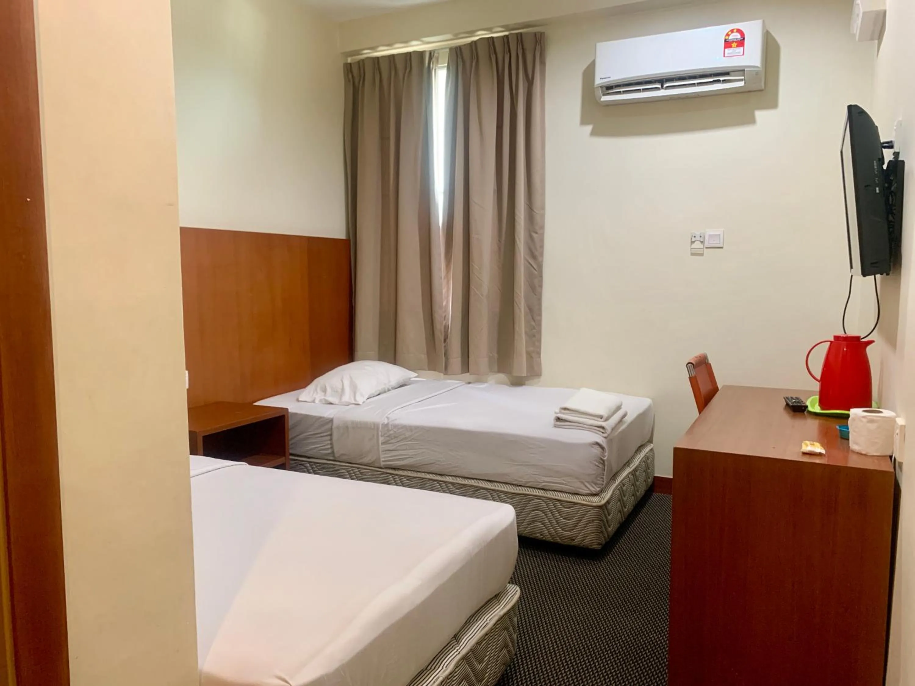 Bedroom, Bed in Grand Hotel 2