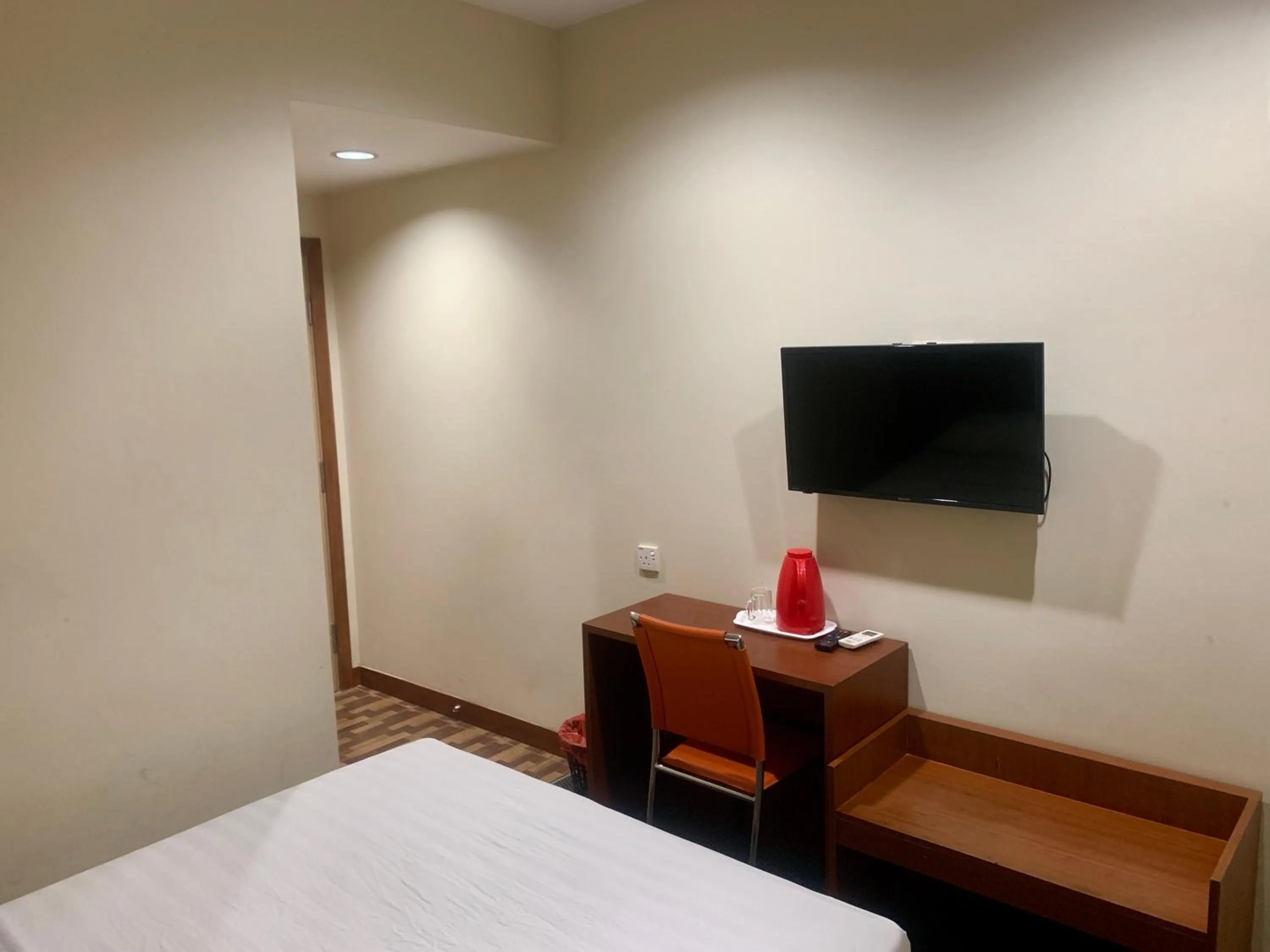 Bedroom, Bed in Grand Hotel 2