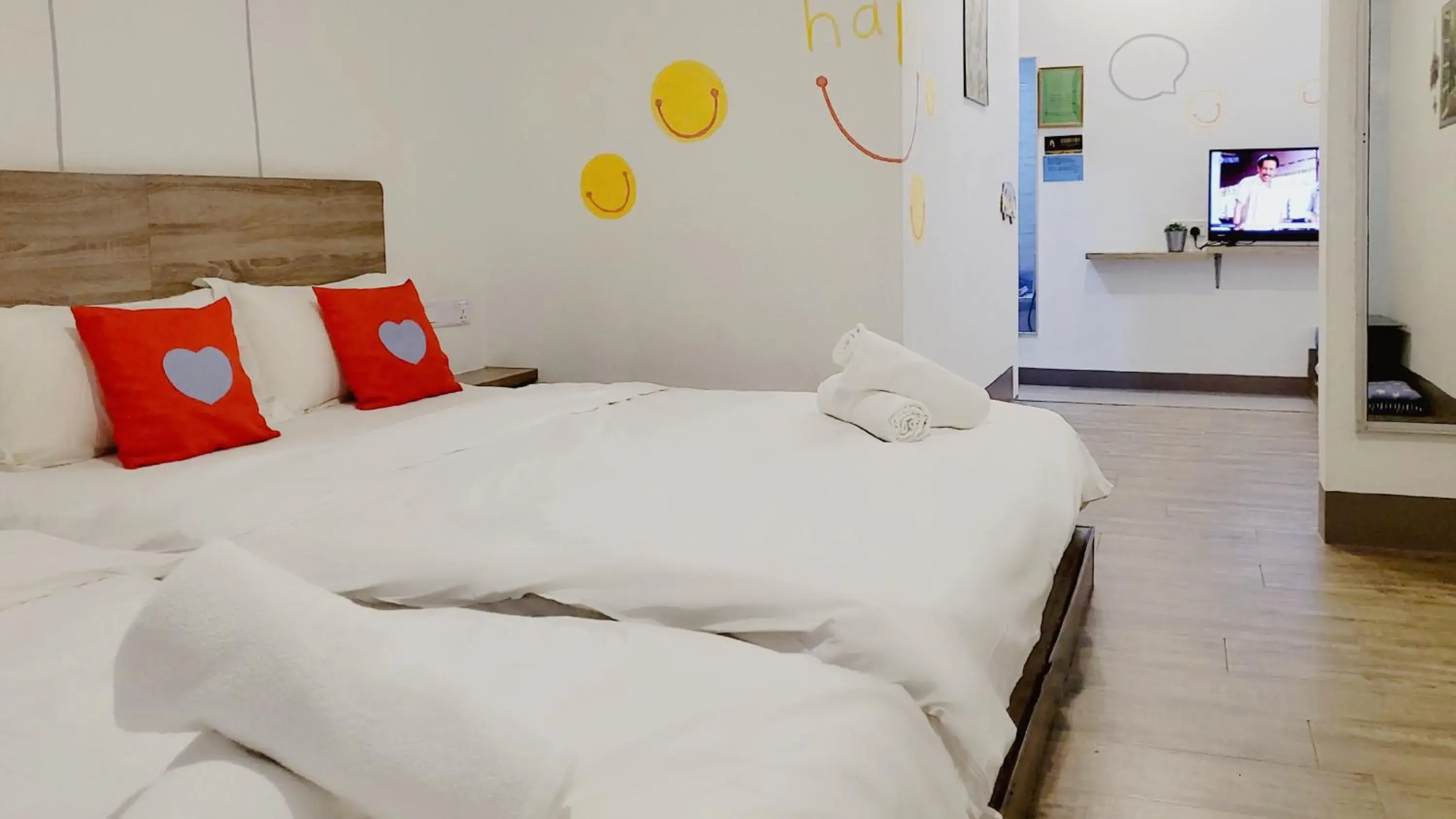 Bed in Winggarden Murals House by JE Boutique Guesthouse Bed in Winggarden Murals House by JE Boutique Guesthouse