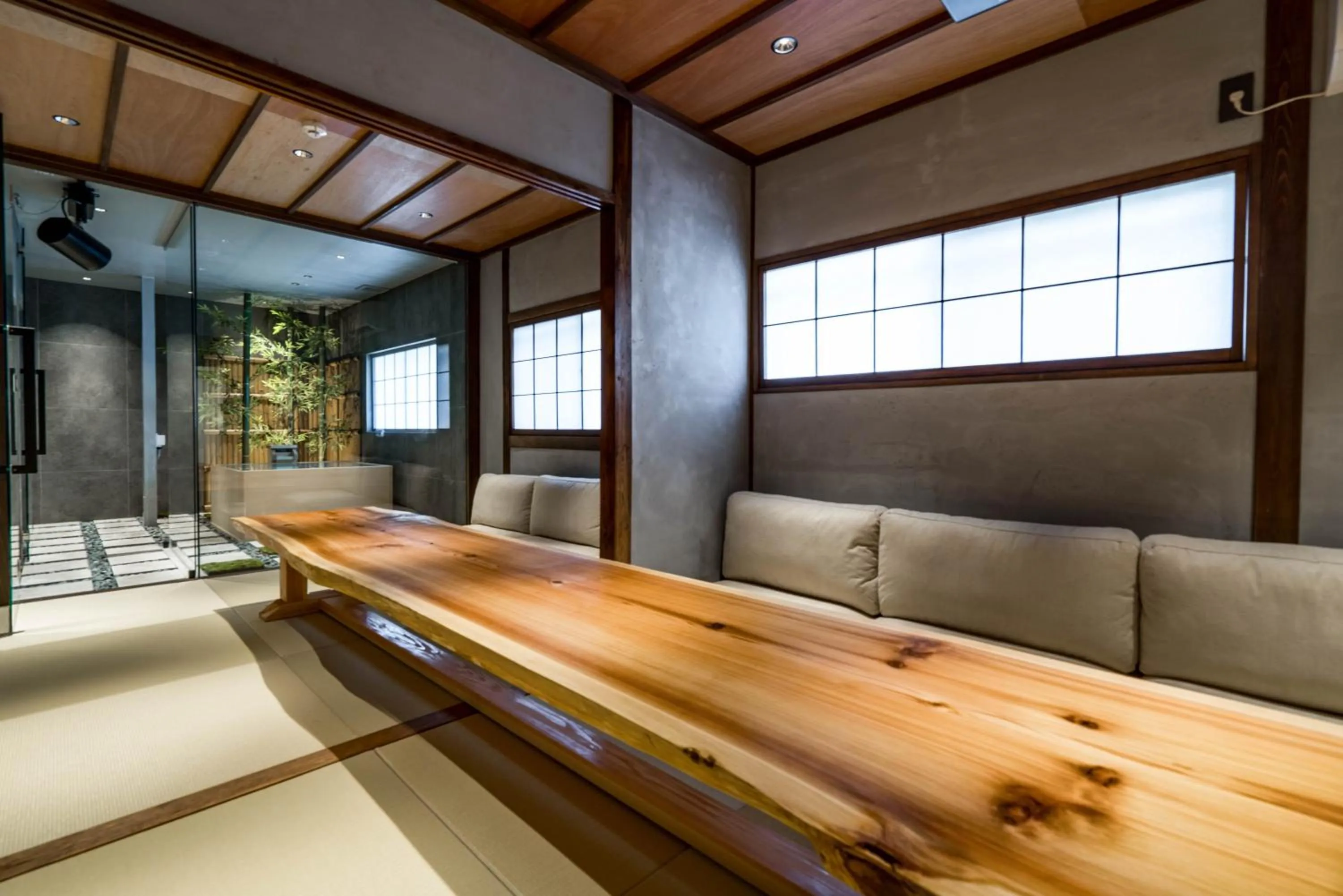 KONJAKUSO Osaka Bentencho "HIKARIYUYA" Projection M apping SPA