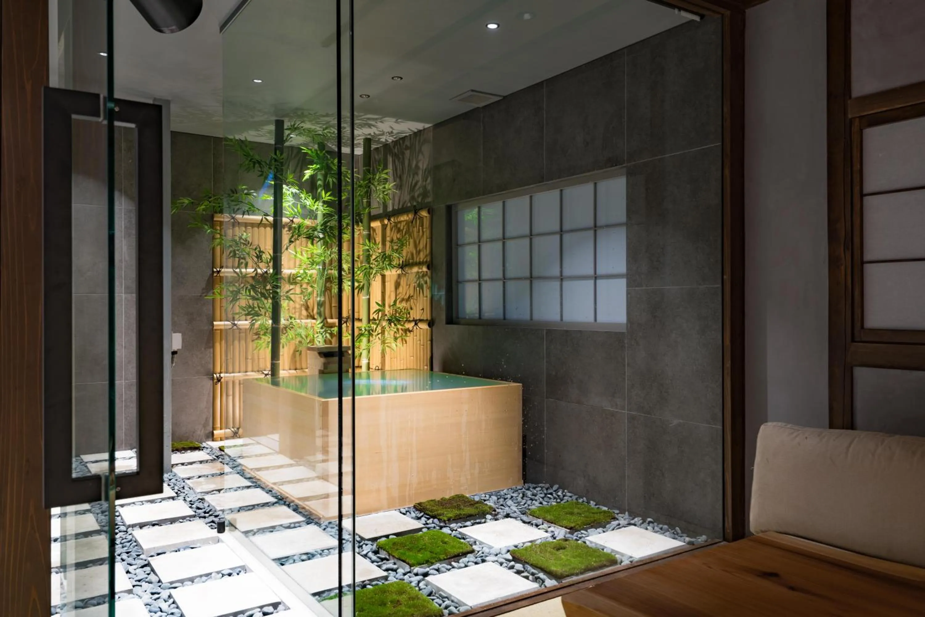 KONJAKUSO Osaka Bentencho "HIKARIYUYA" Projection M apping SPA