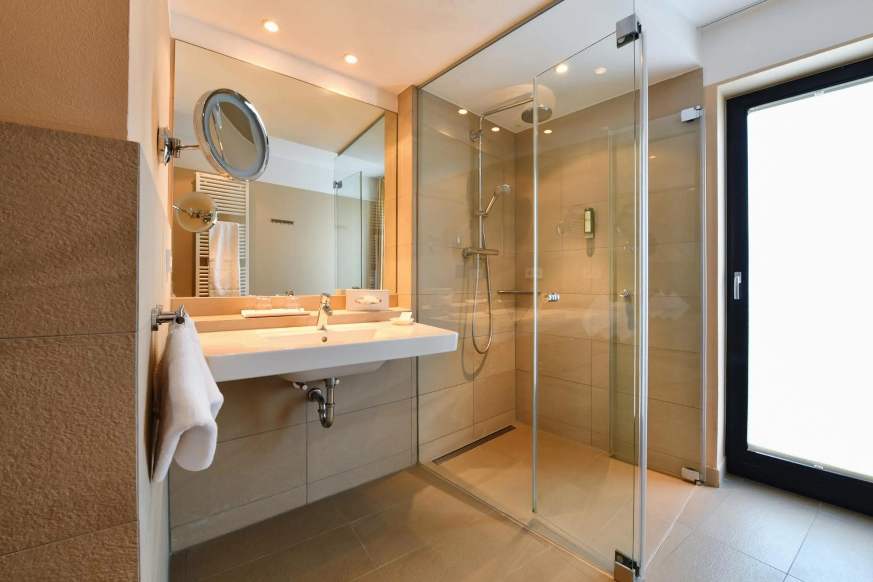 Shower in Hotel Rebenhof