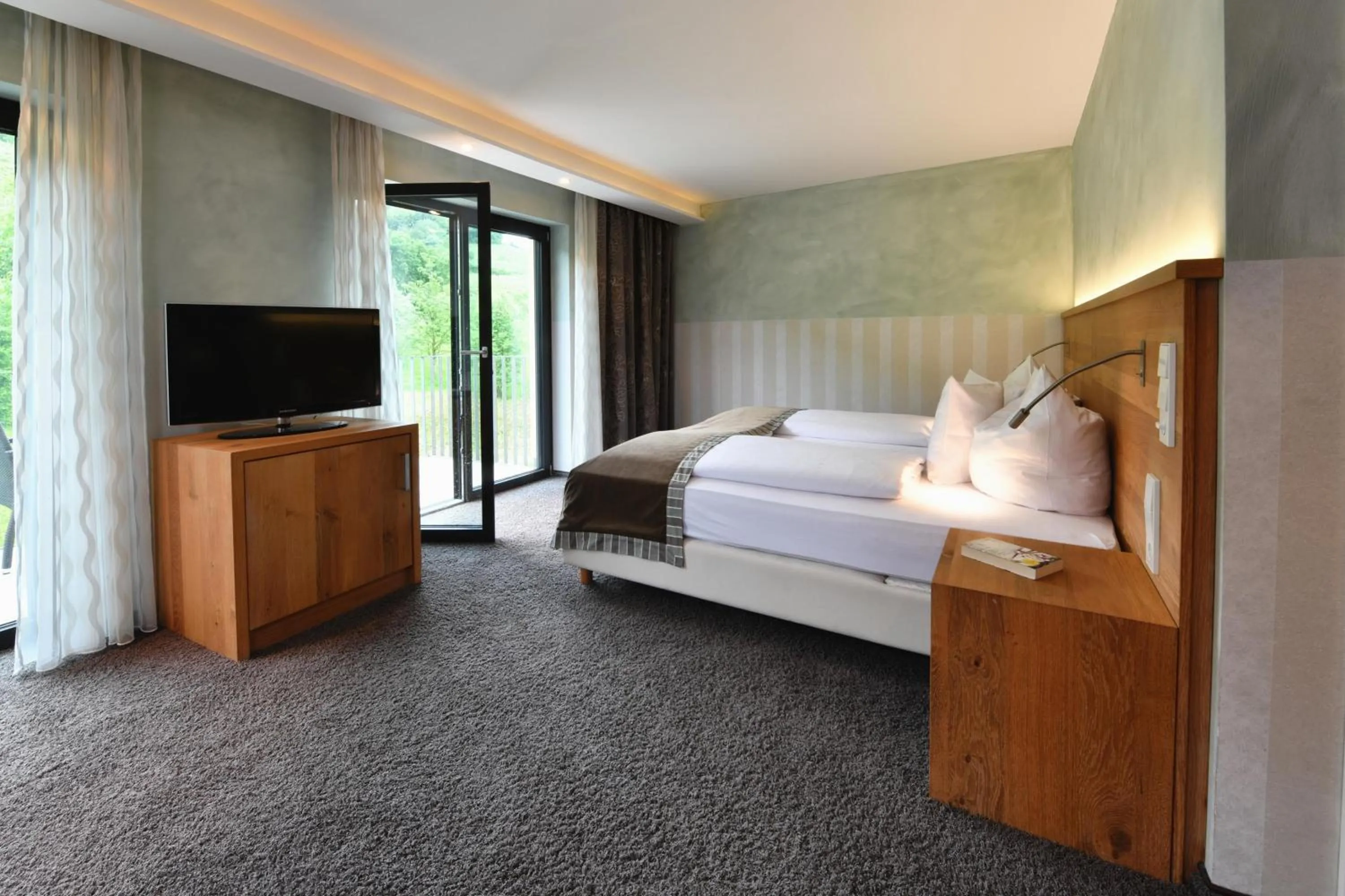 Bed in Hotel Rebenhof