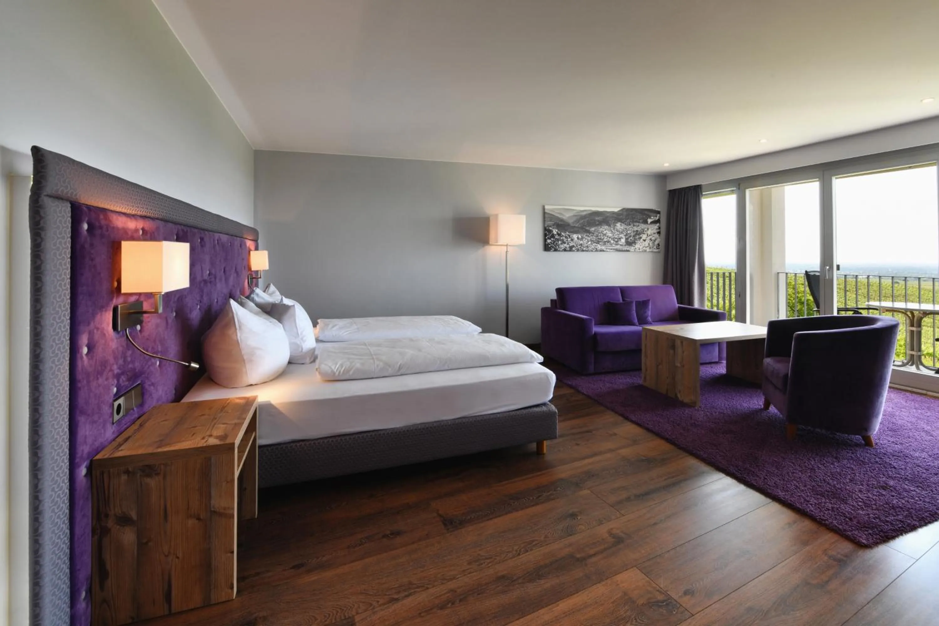 View (from property/room), Bed in Hotel Rebenhof