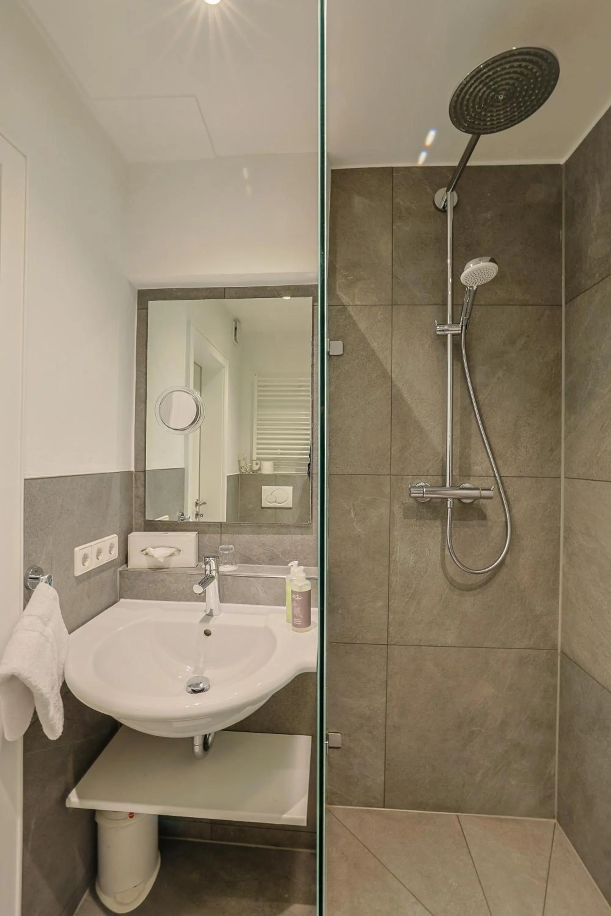 Shower in Hotel Rebenhof